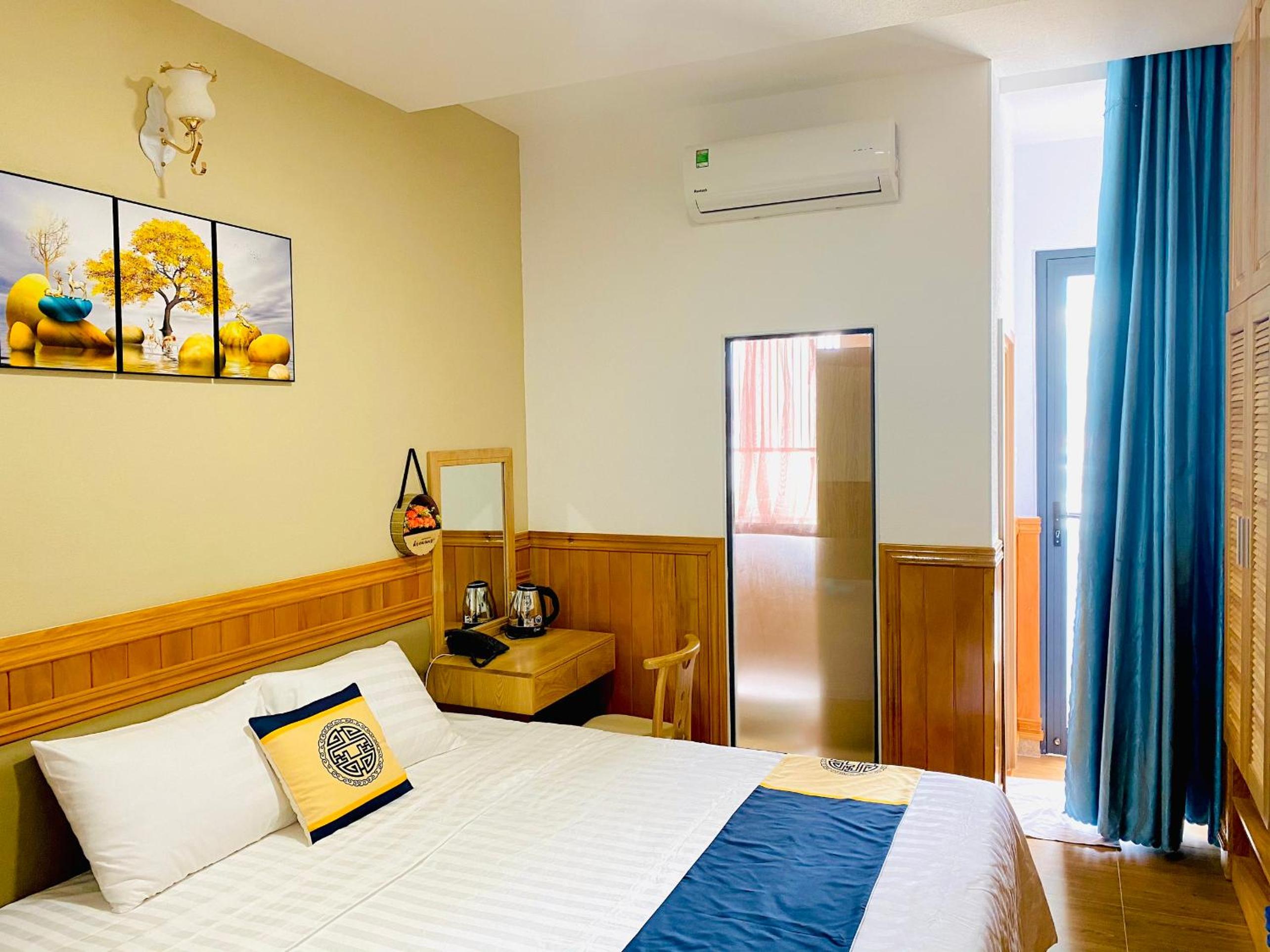 Superior King Room