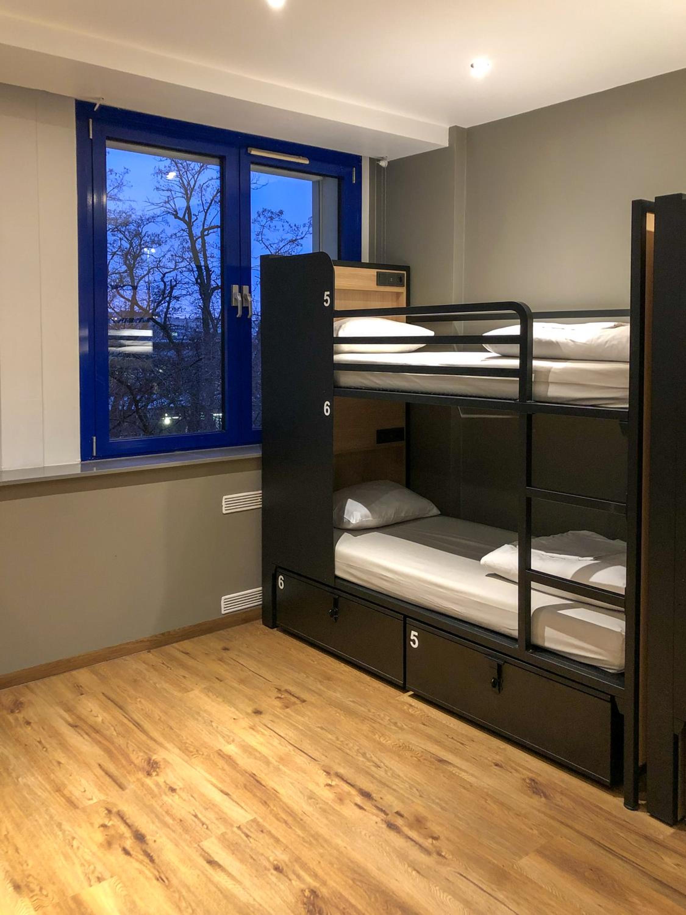 Single Bed in 6-Bed Dormitory Room photo 3