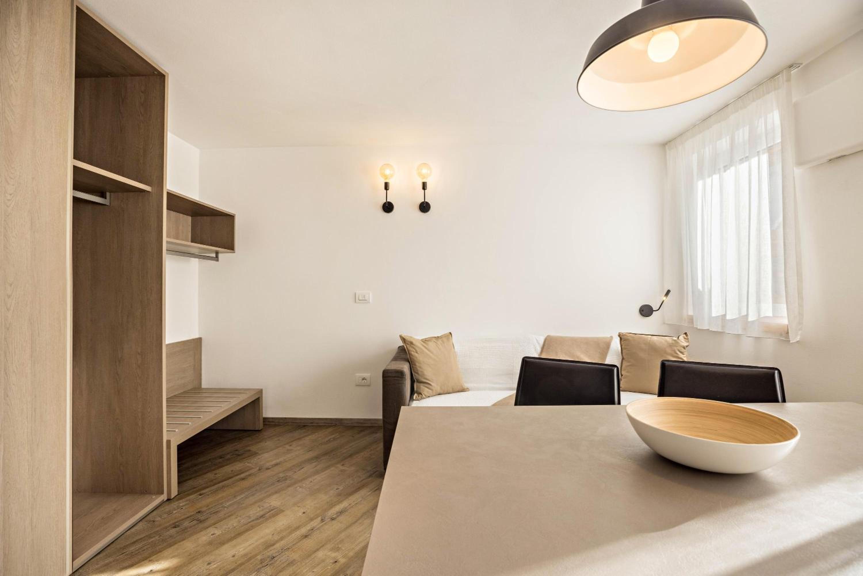 Superior One-Bedroom Apartment