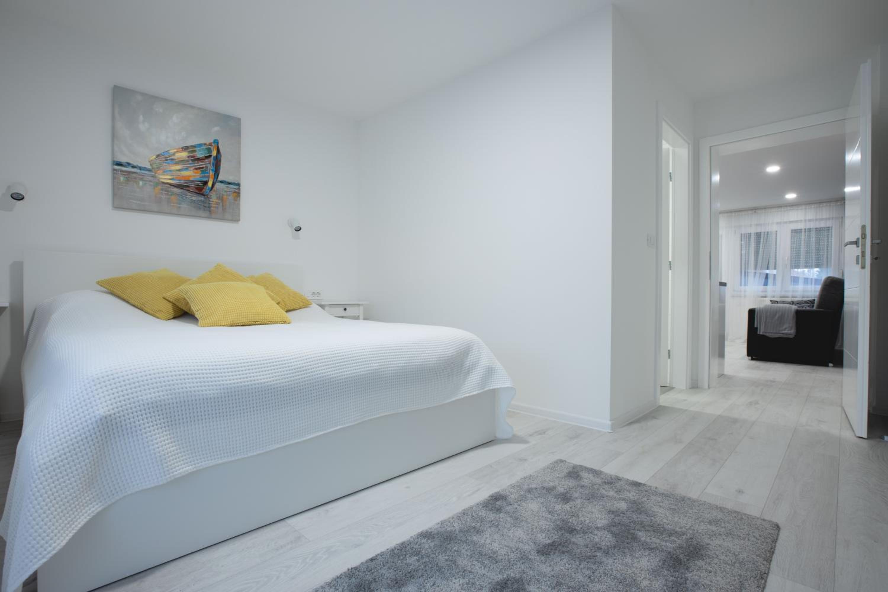 Two-Bedroom Apartment - Photo 2