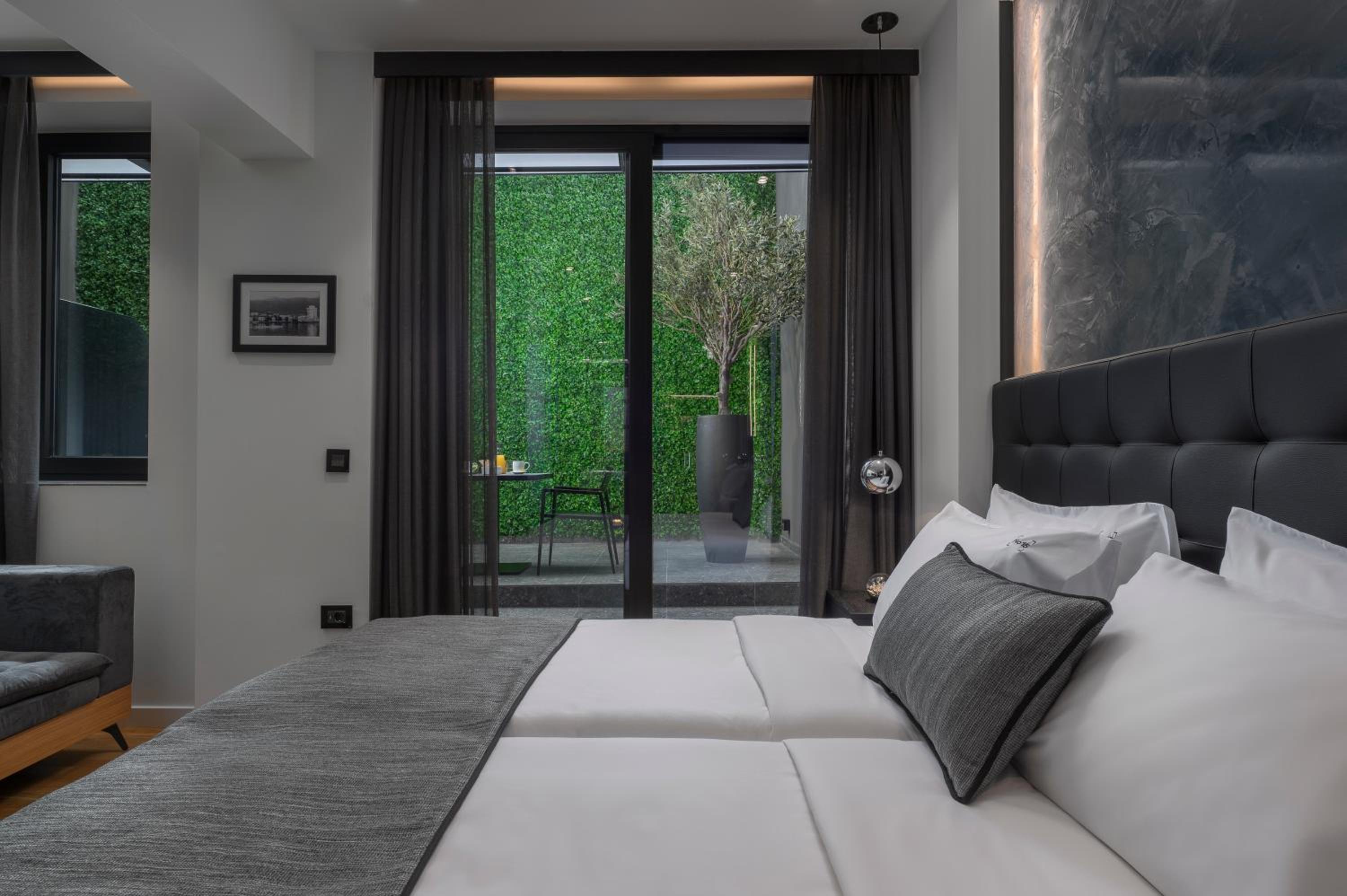 Superior Double Room with Patio