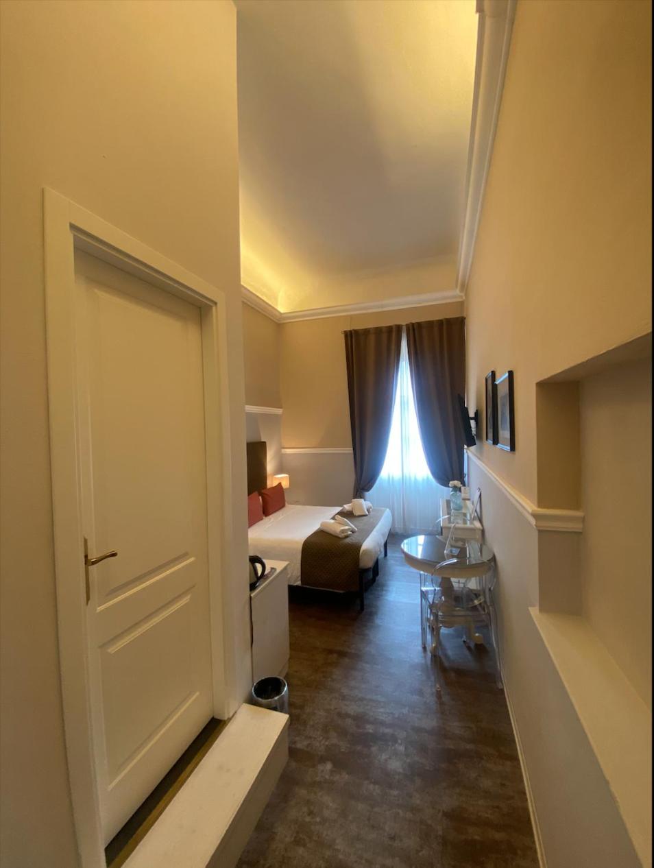 Double Room with Private Bathroom photo 3