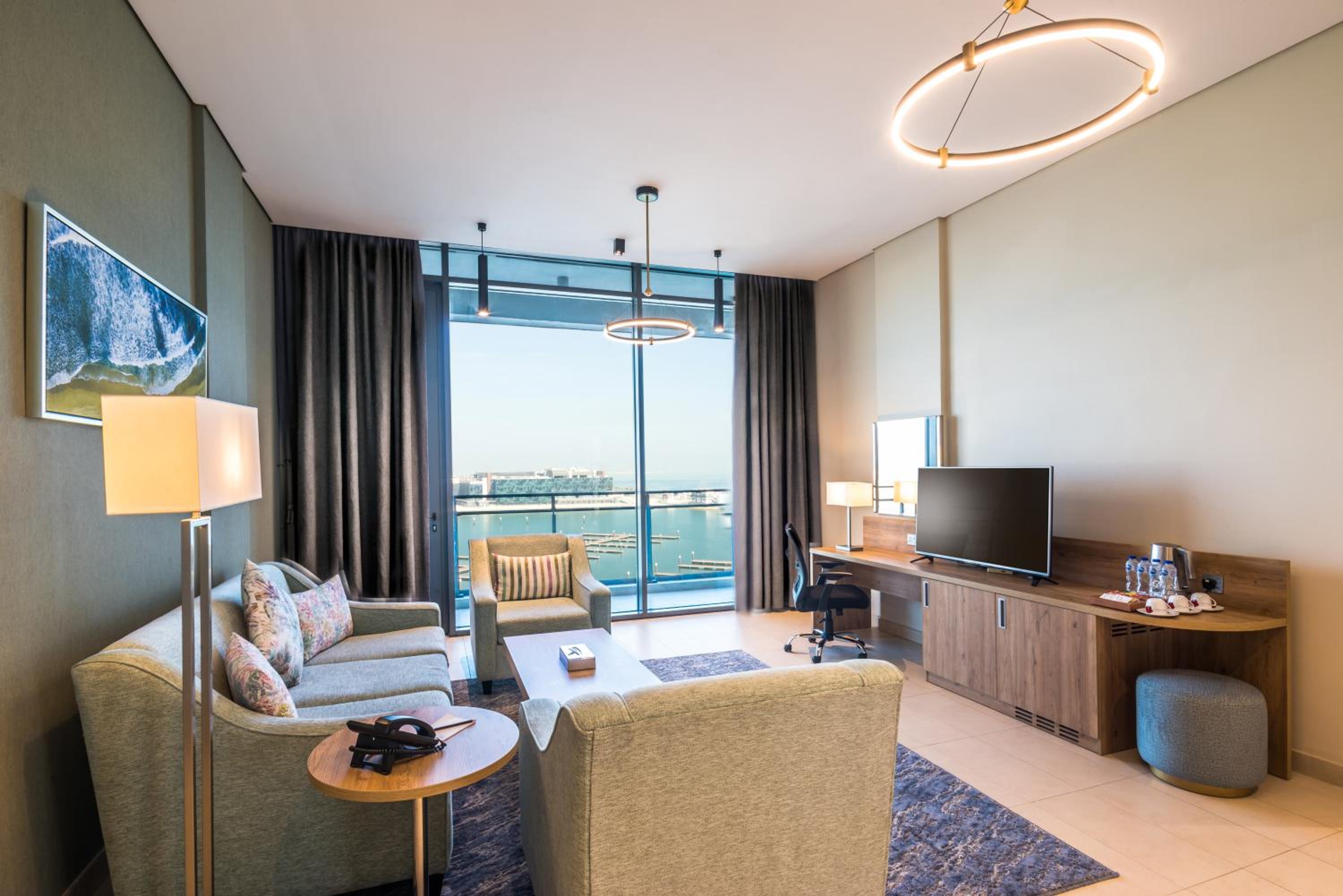 Executive Suite - Photo 1