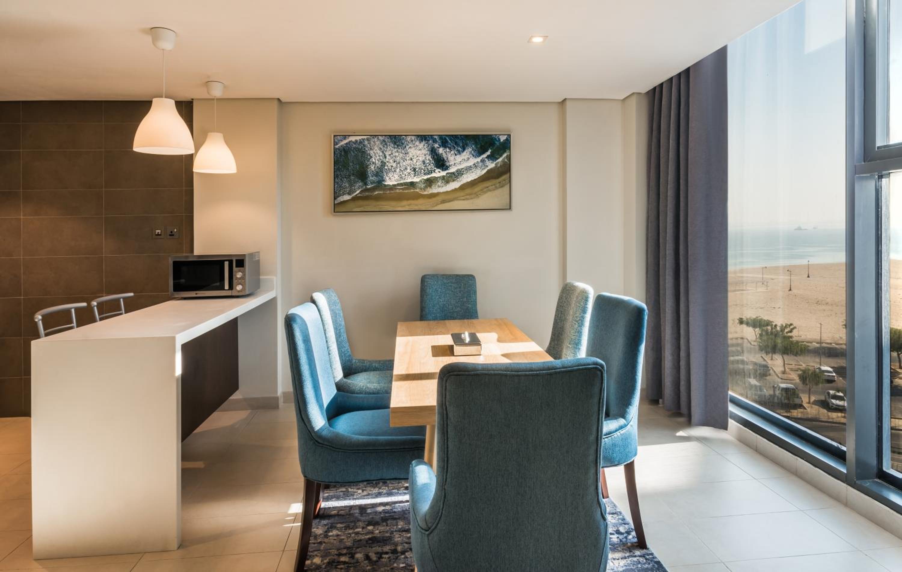 Executive Suite - Photo 14