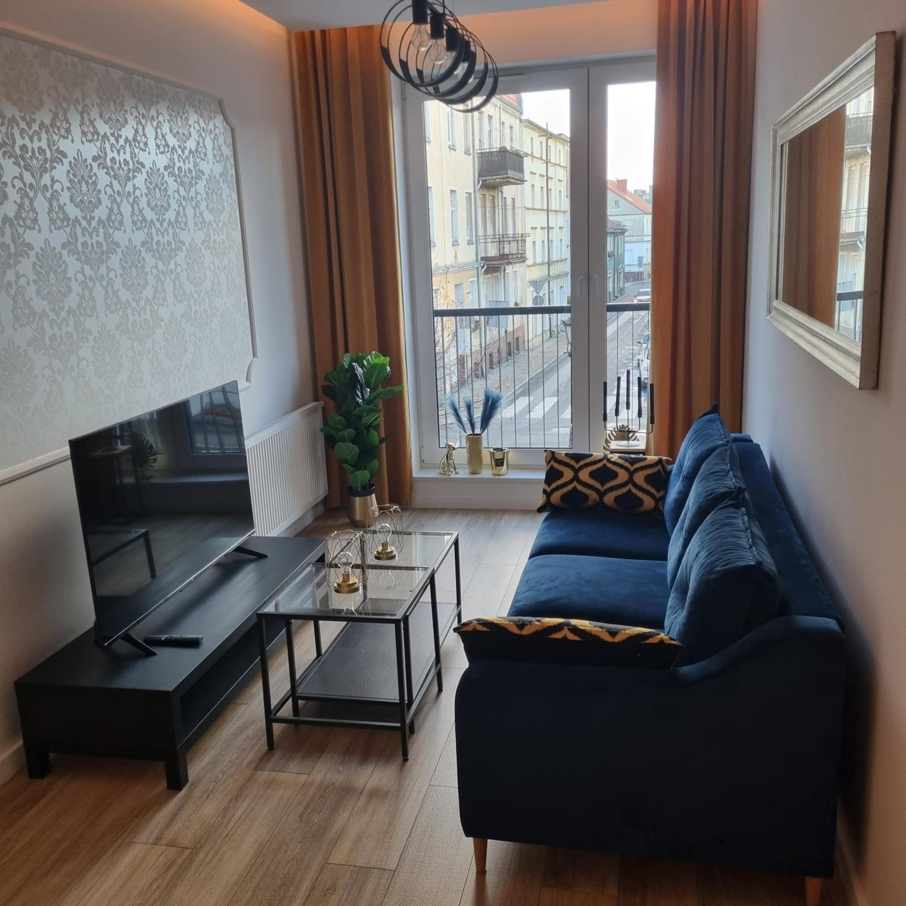 One-Bedroom Apartment - Photo 2