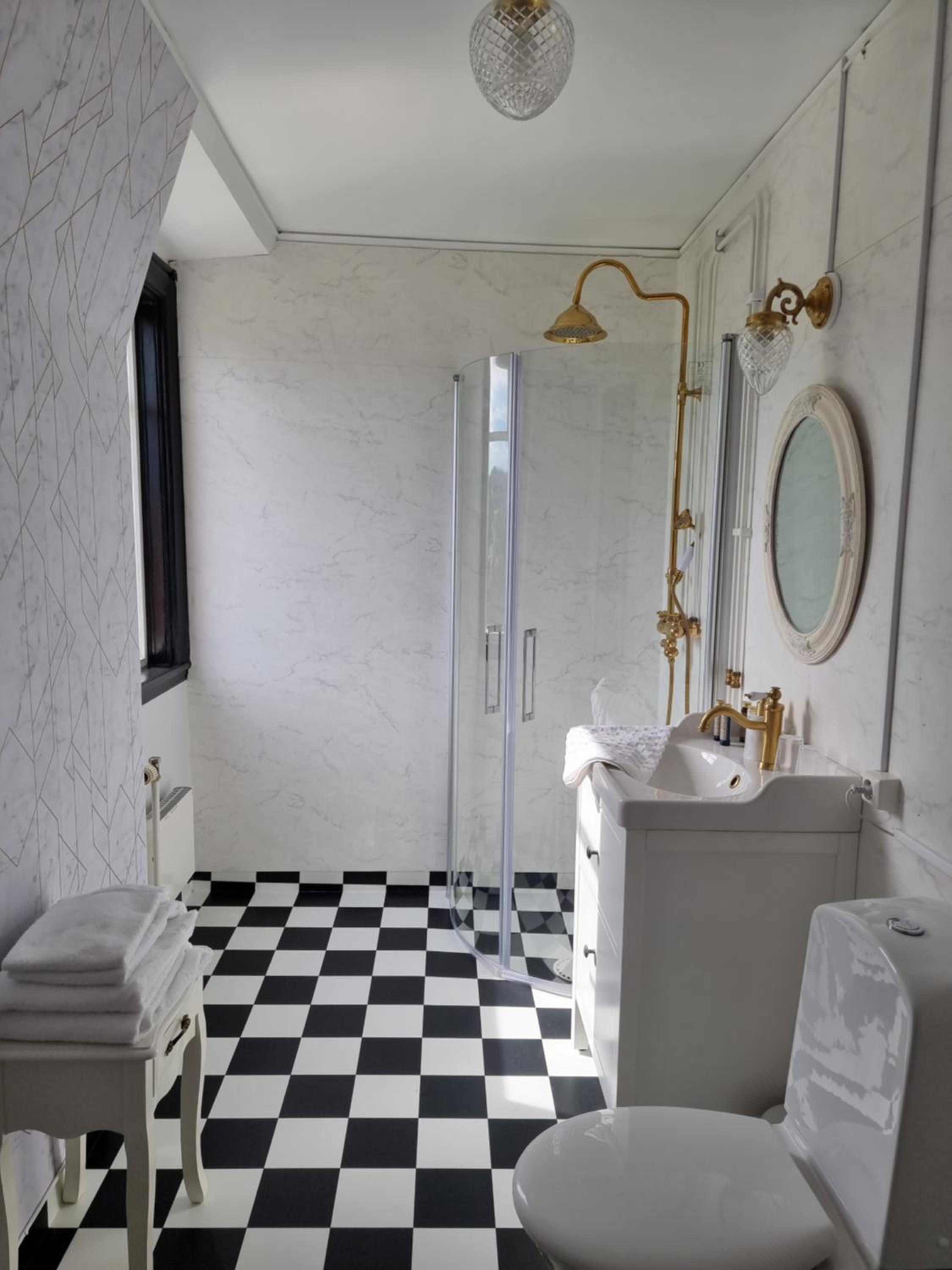 Double Room with Lake View - Photo 3