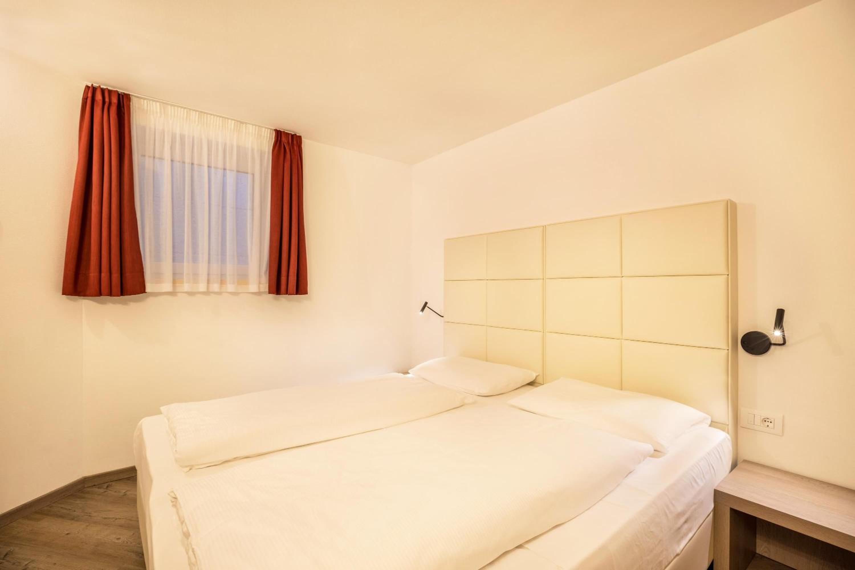 Superior One-Bedroom Apartment