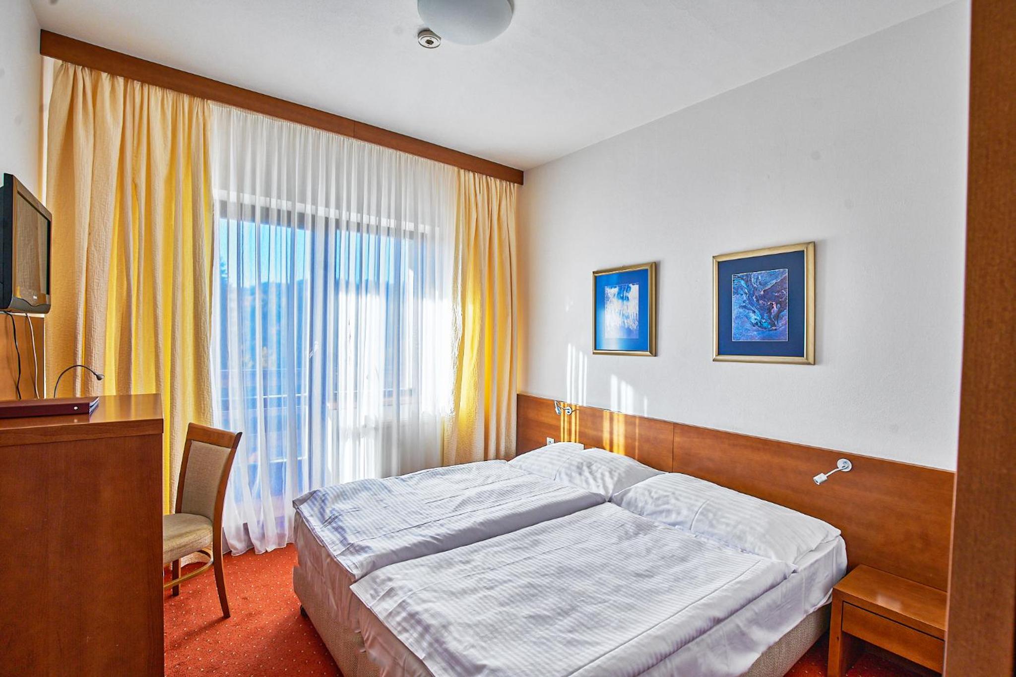 Twin Room South