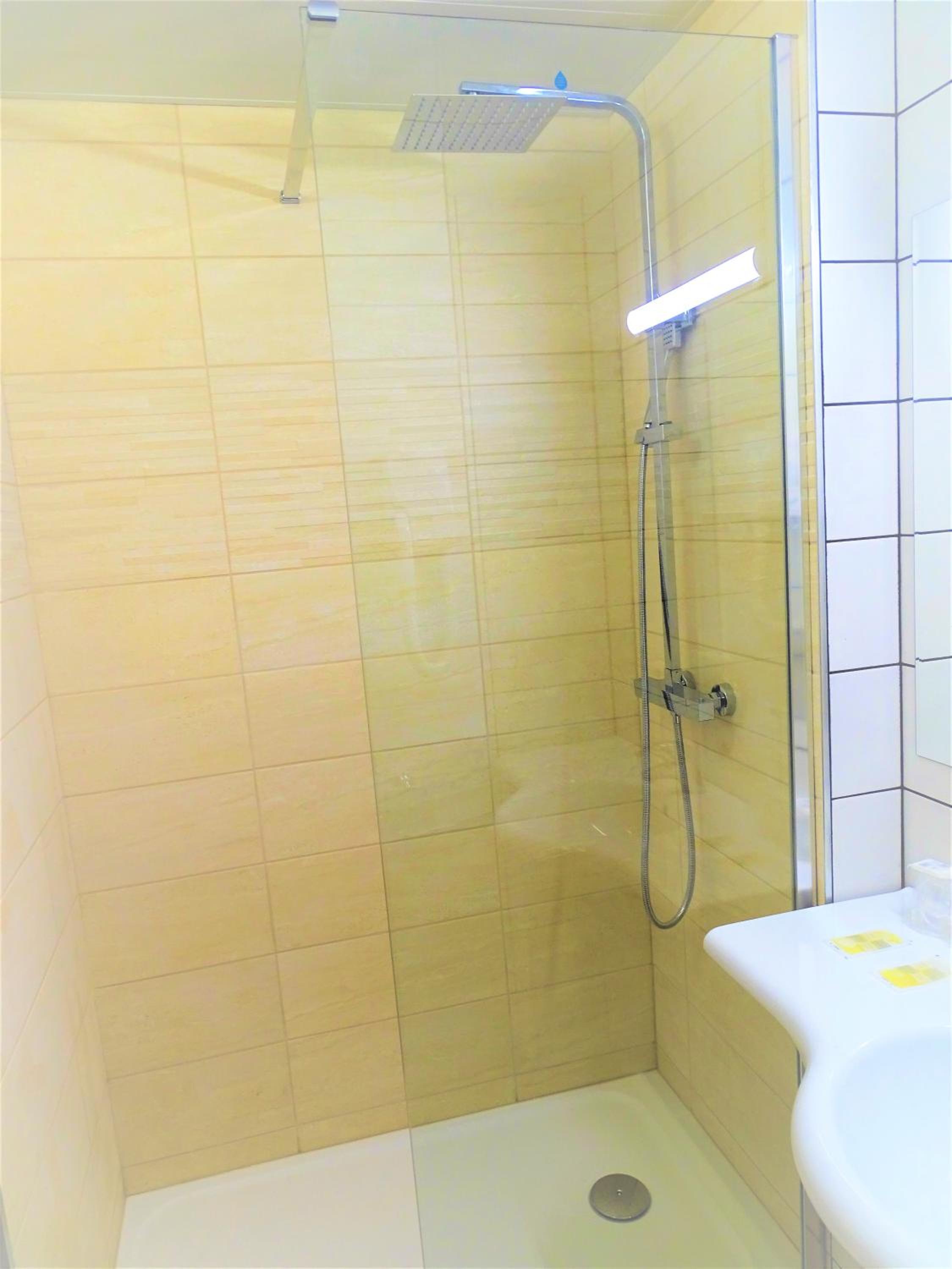Deluxe Double Room - Photo 7