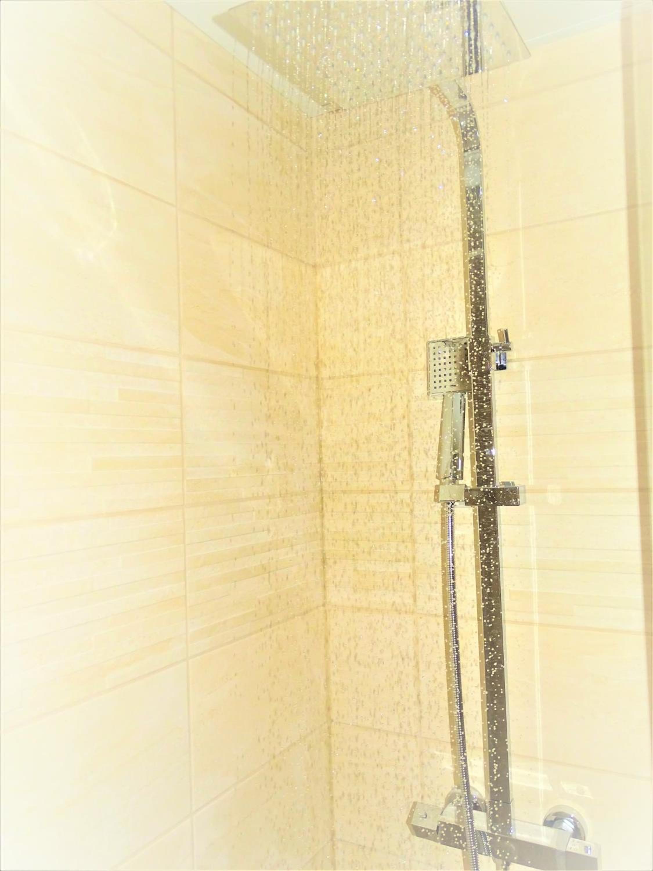 Deluxe Double Room - Photo 9