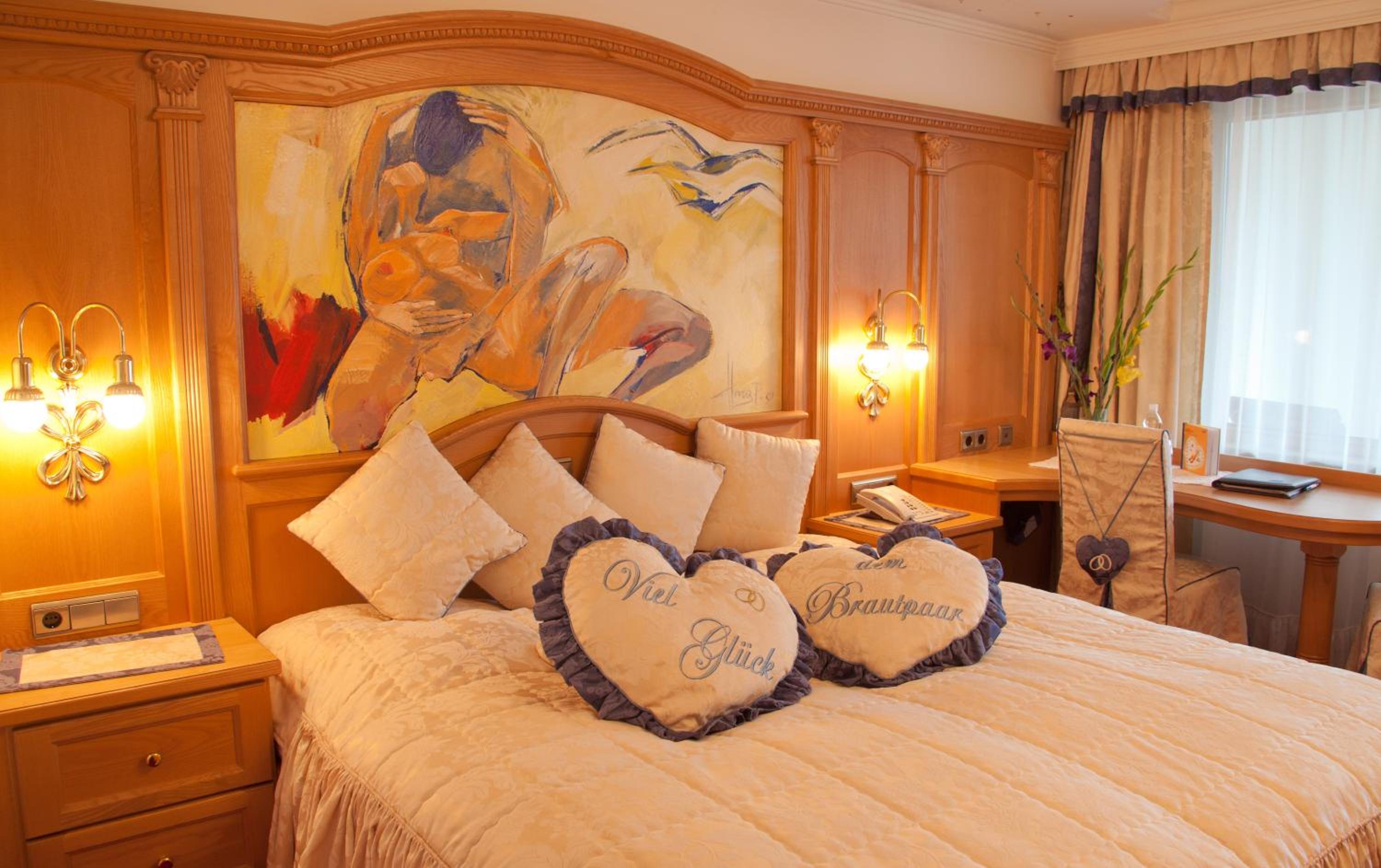 Double Room with Balcony - Photo 2