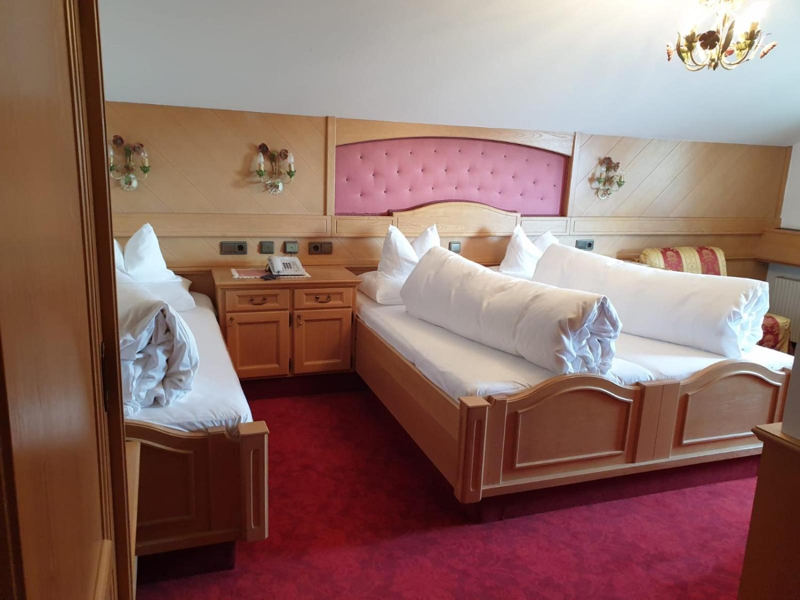 Triple Room with Balcony - Photo 2
