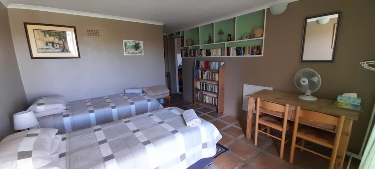 Family Room with Private Bathroom - Photo 2