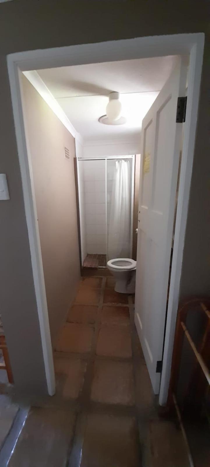 Family Room with Private Bathroom - Photo 5