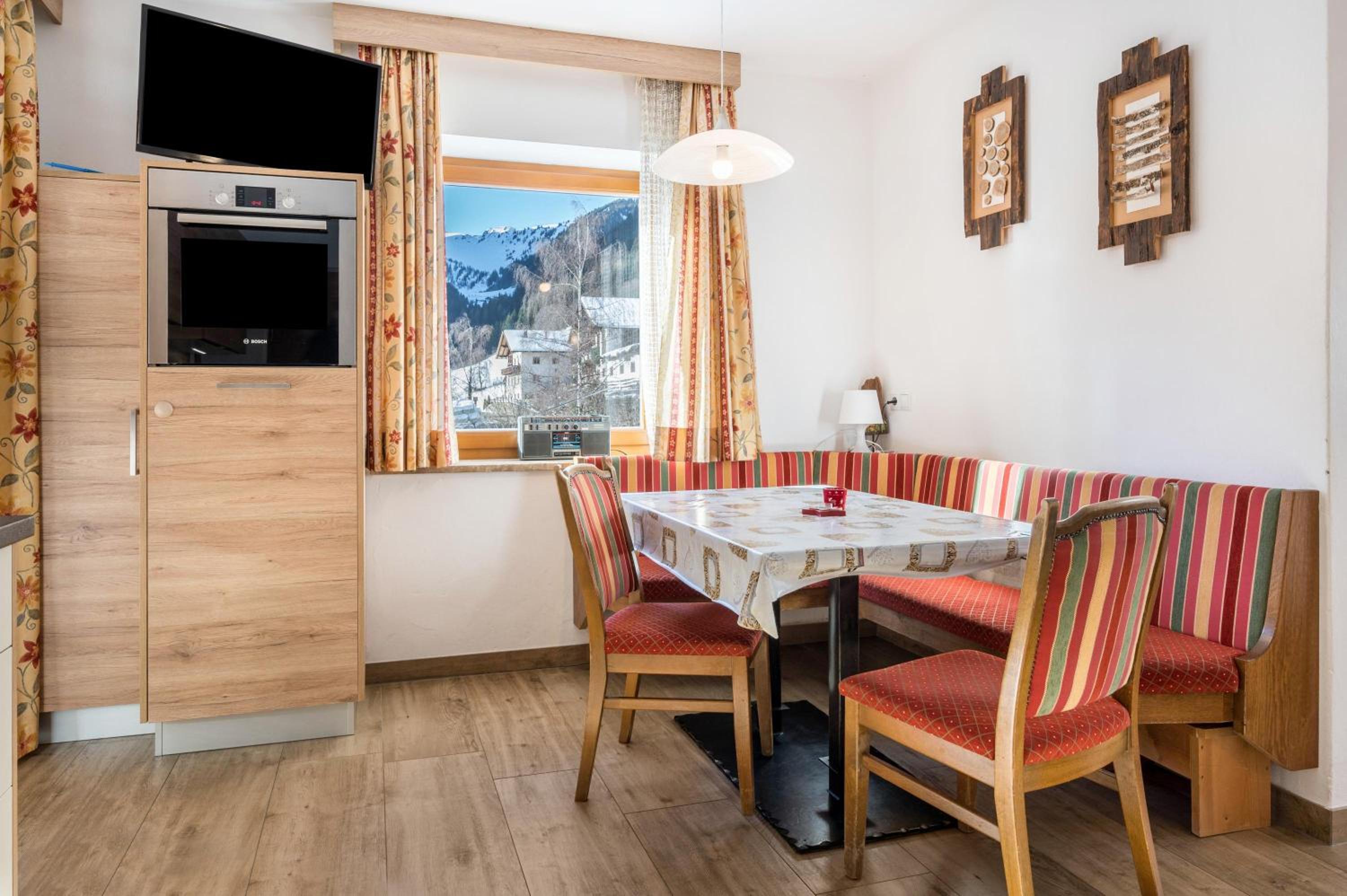 Superior One-Bedroom Apartment with Balcony photo 3