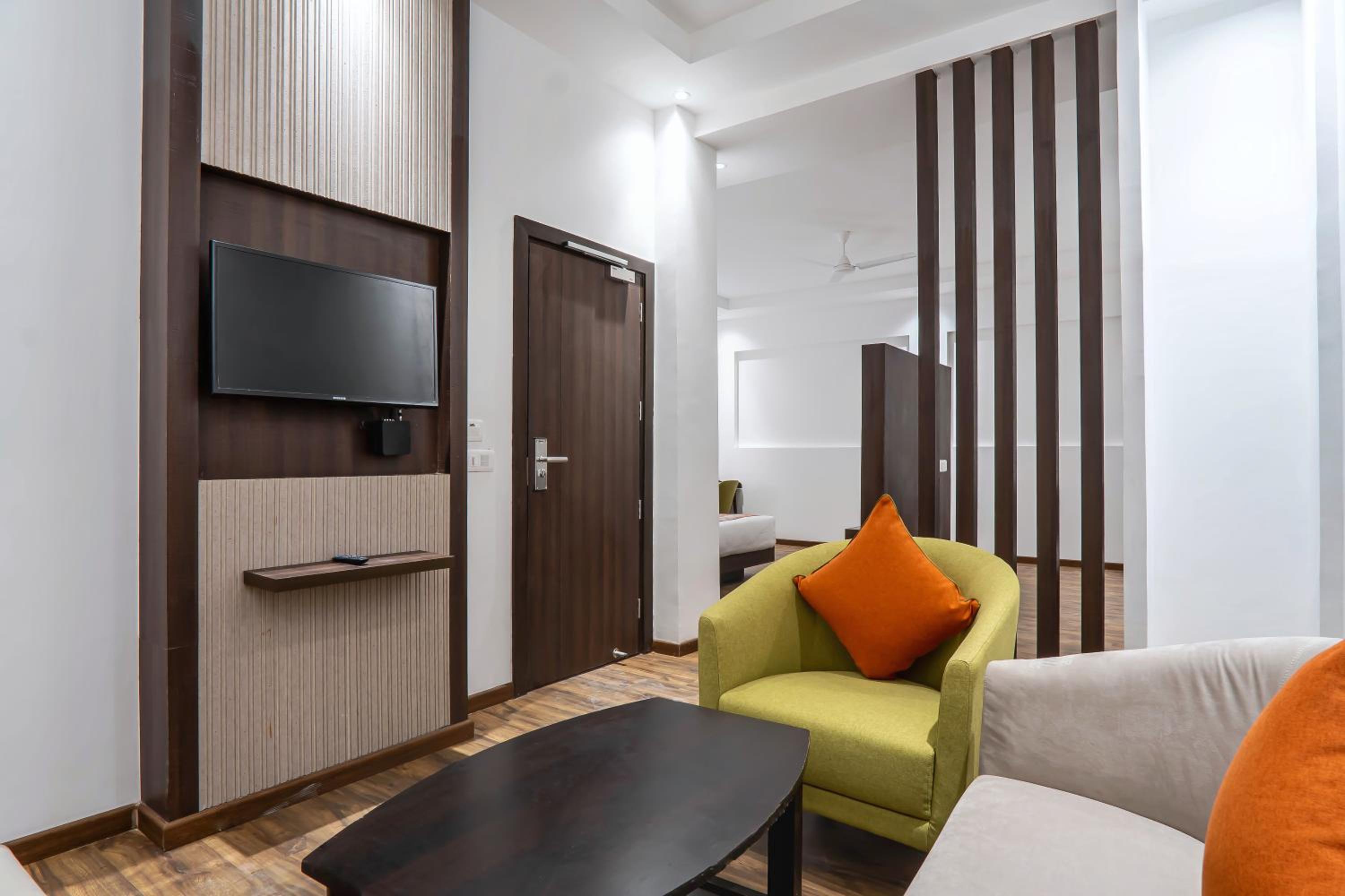Family Room - Photo 9