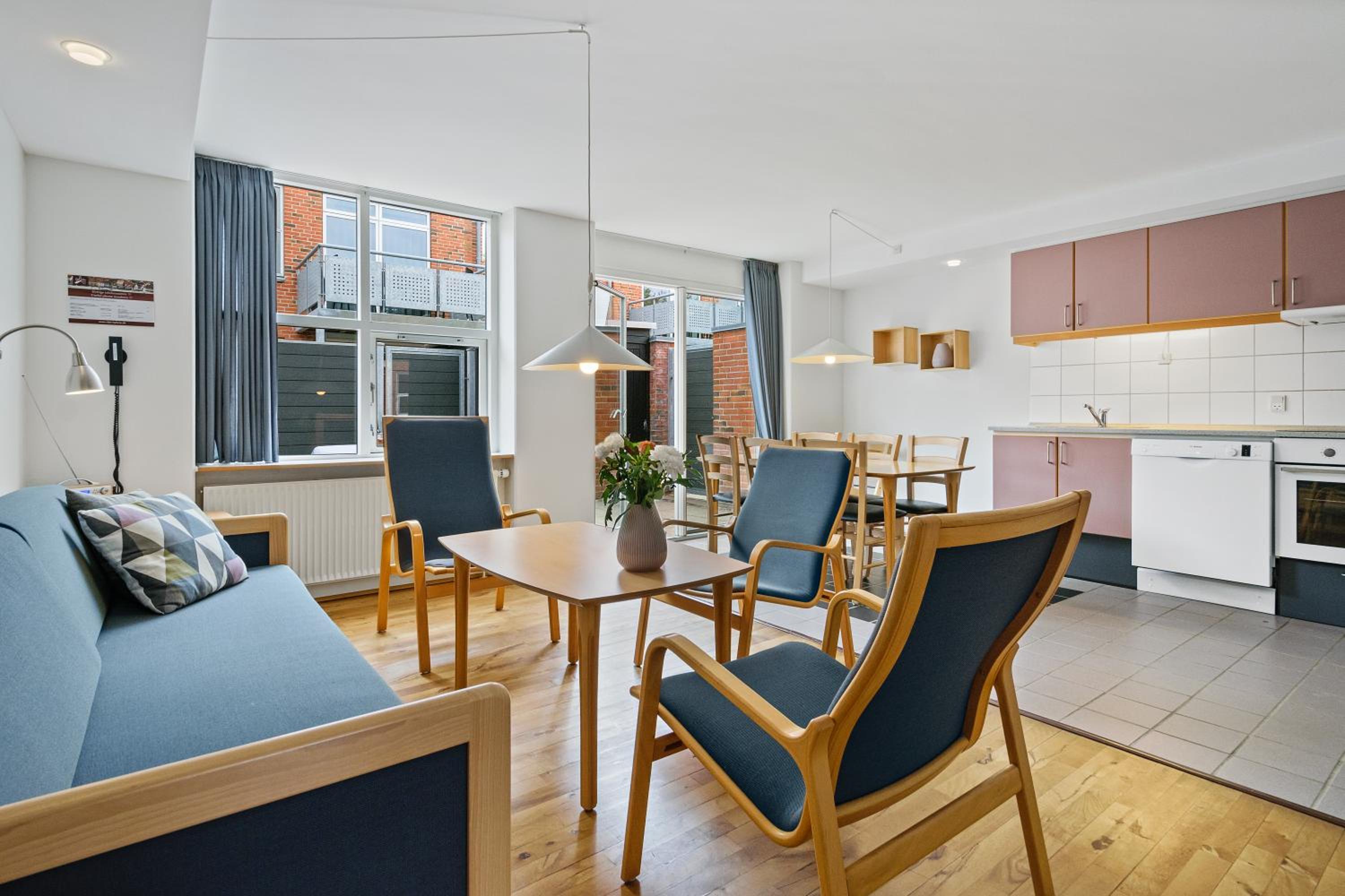 One-Bedroom Apartment - Photo 1