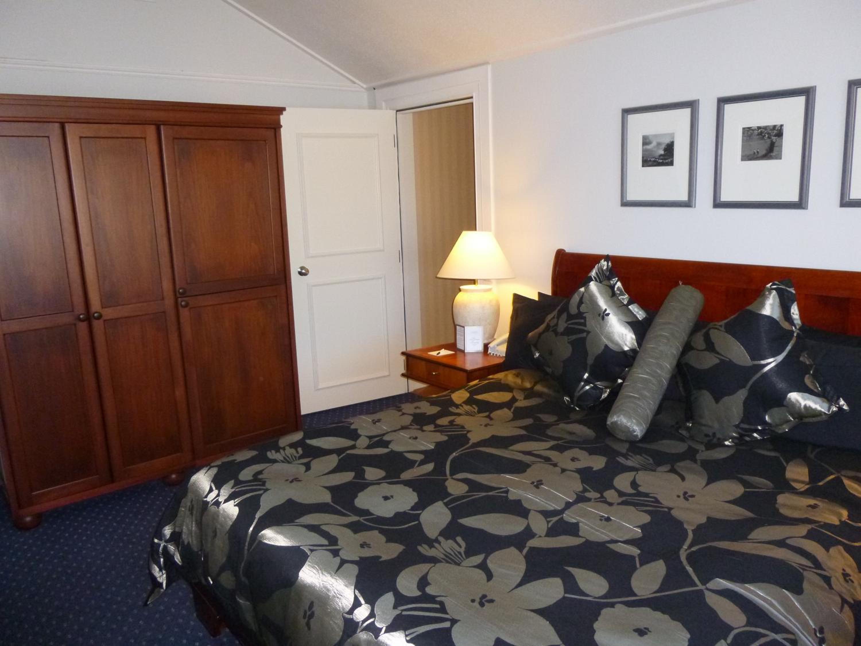 King Suite with Club Lounge Access - Adult Only