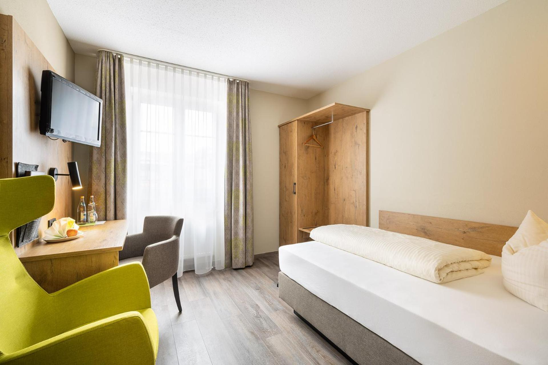 Single Room photo 2