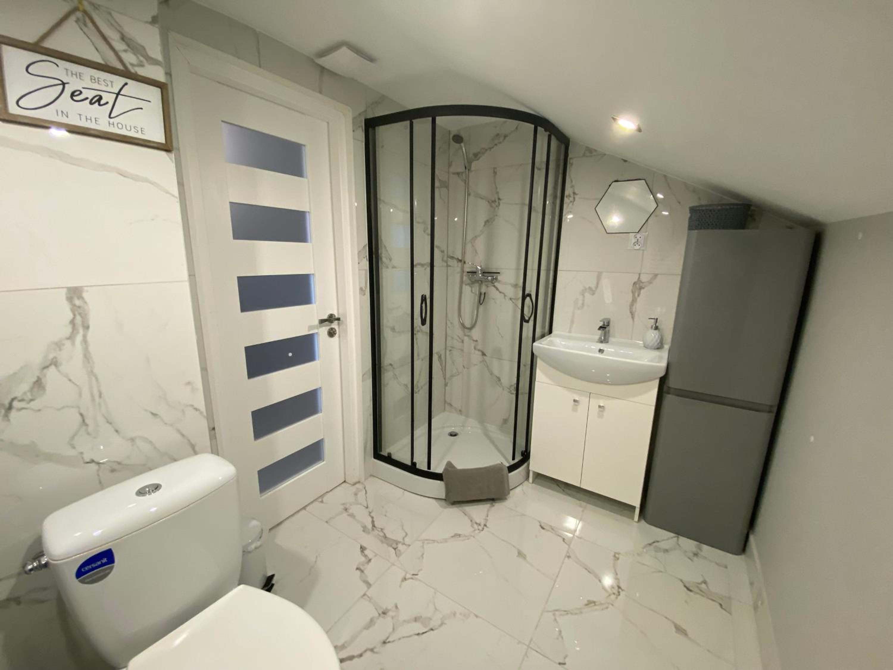 One-Bedroom Apartment - Photo 6