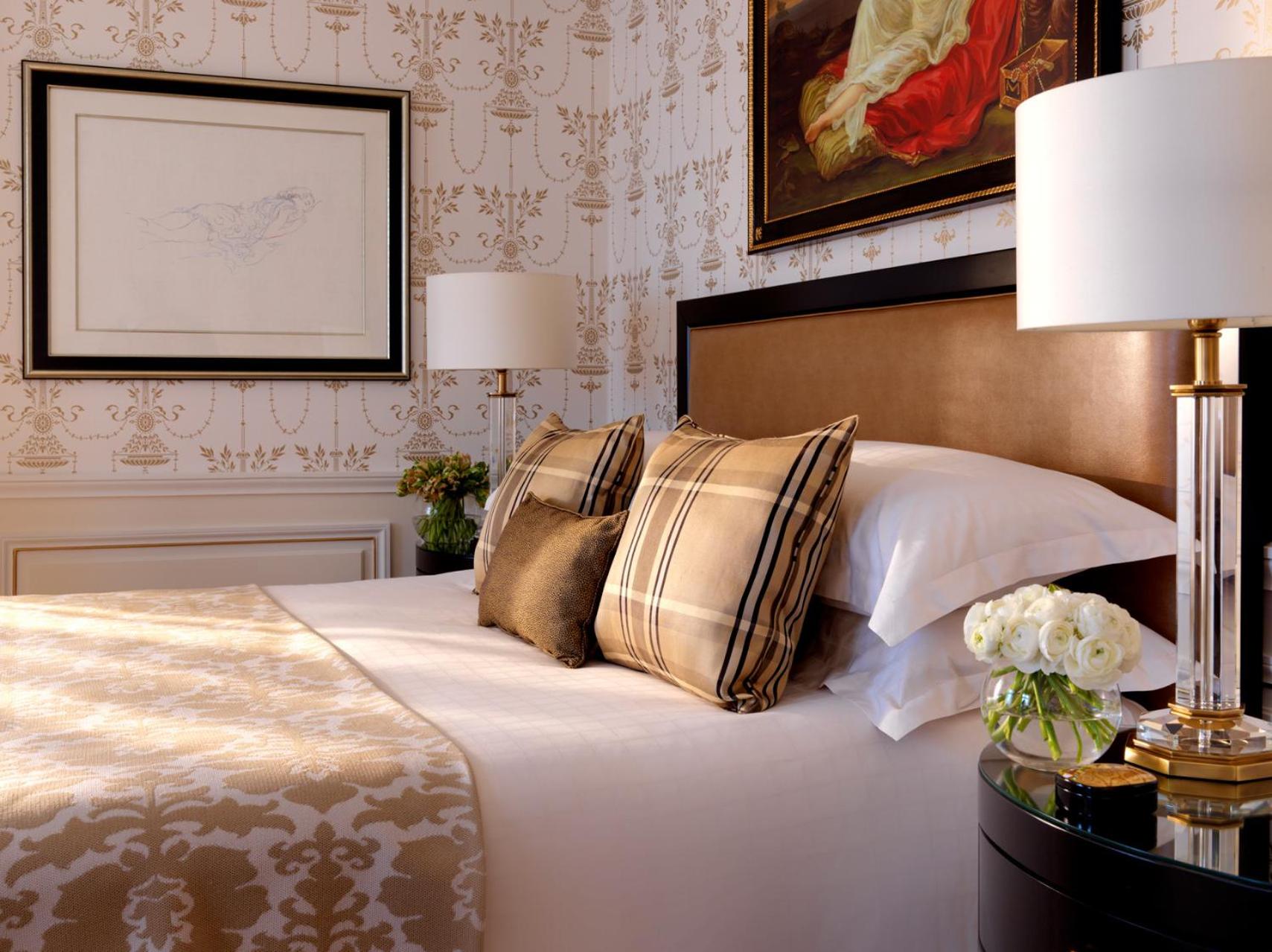 Premier River Room