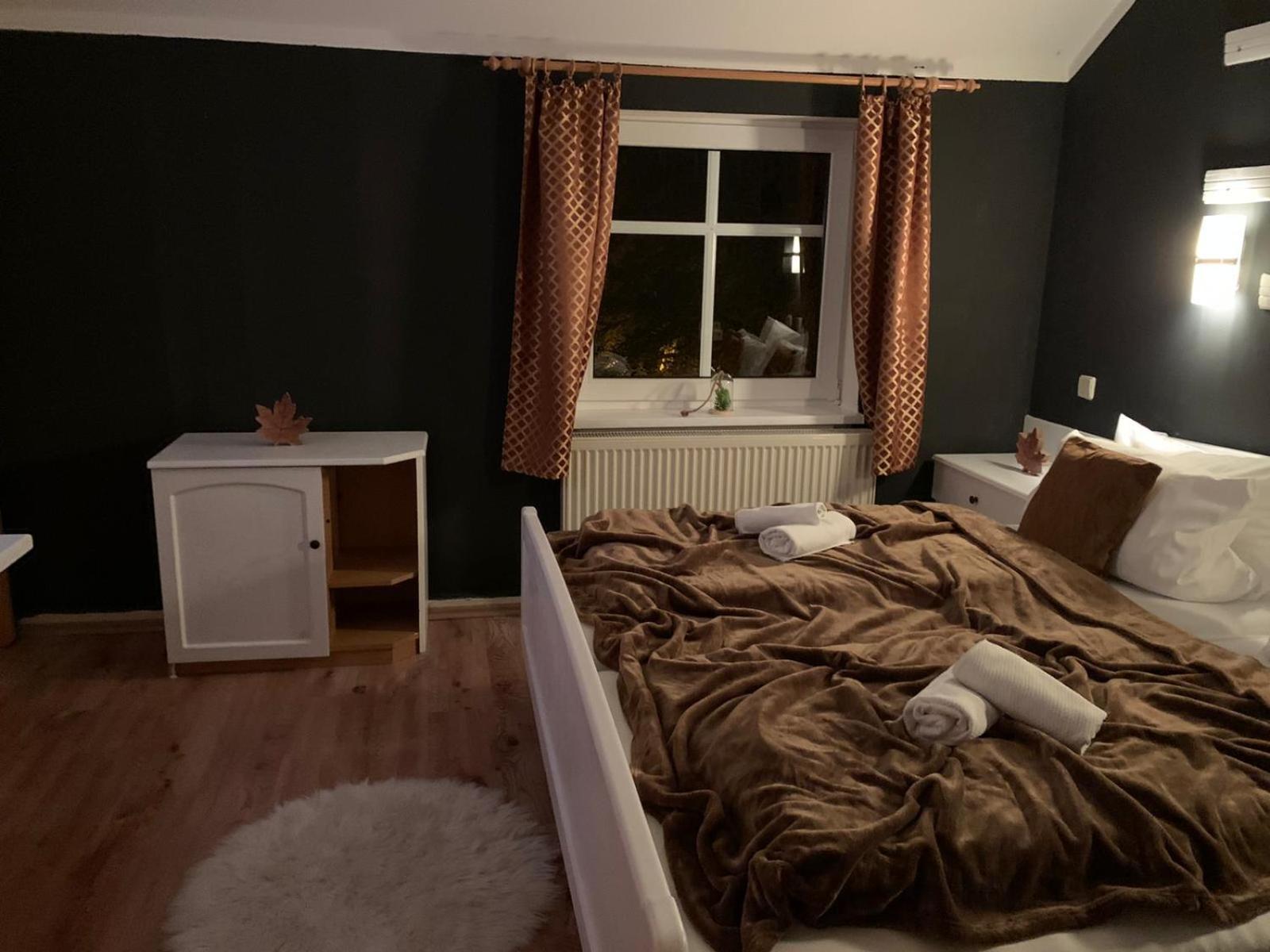 Double Room - Photo 4