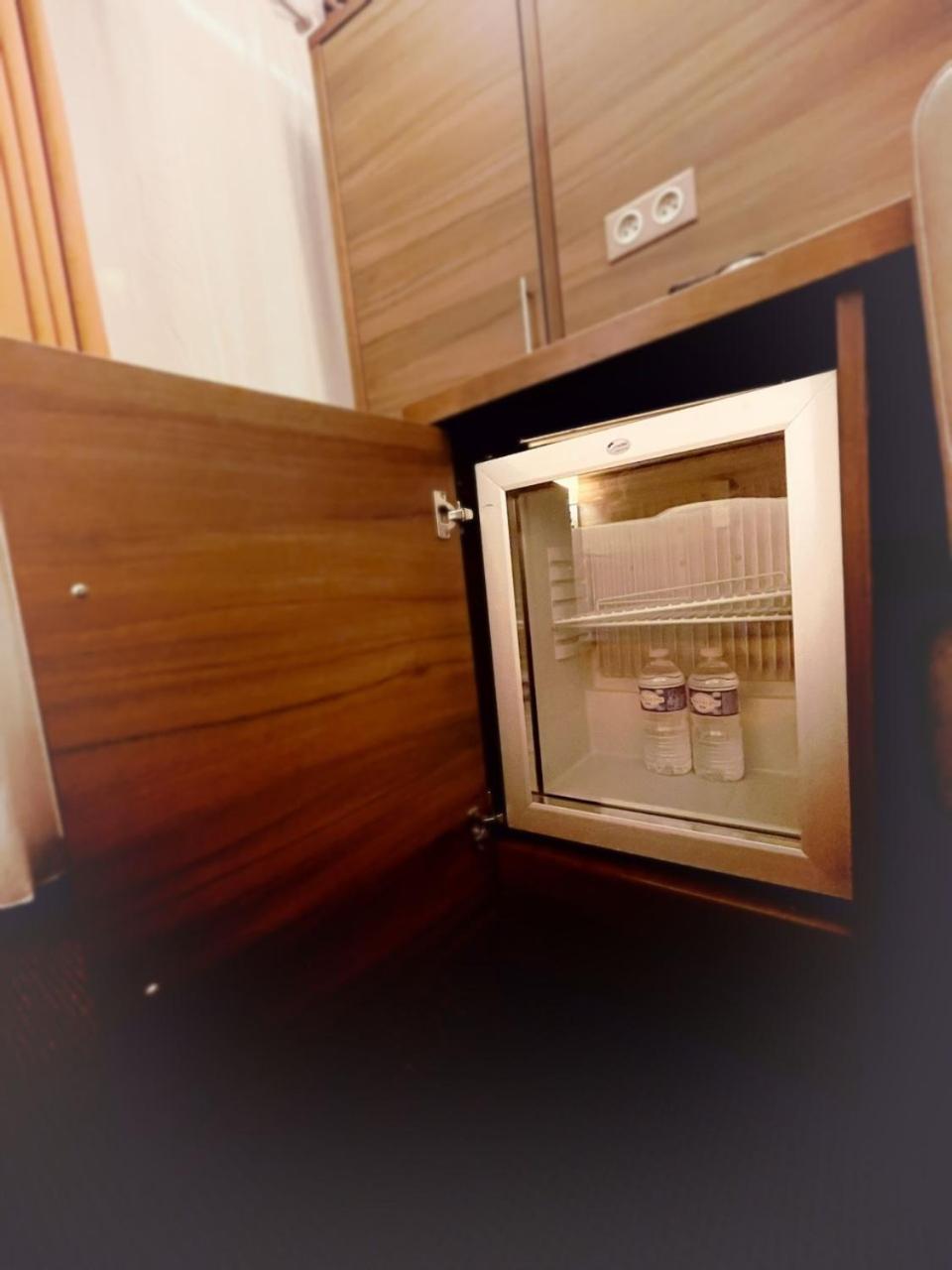 Standard Room thumbnail 5