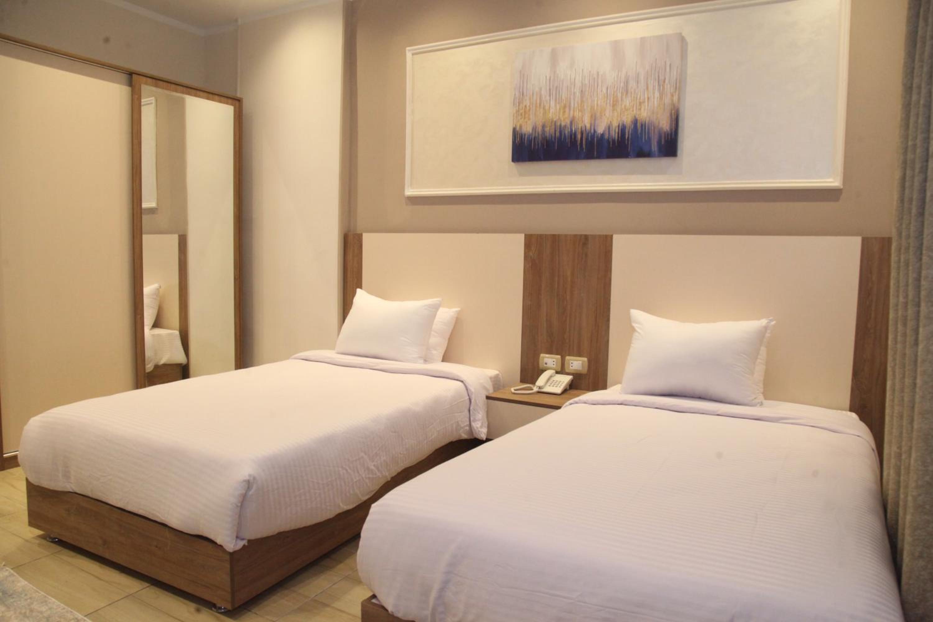 Double Room with Pool View - Photo 22