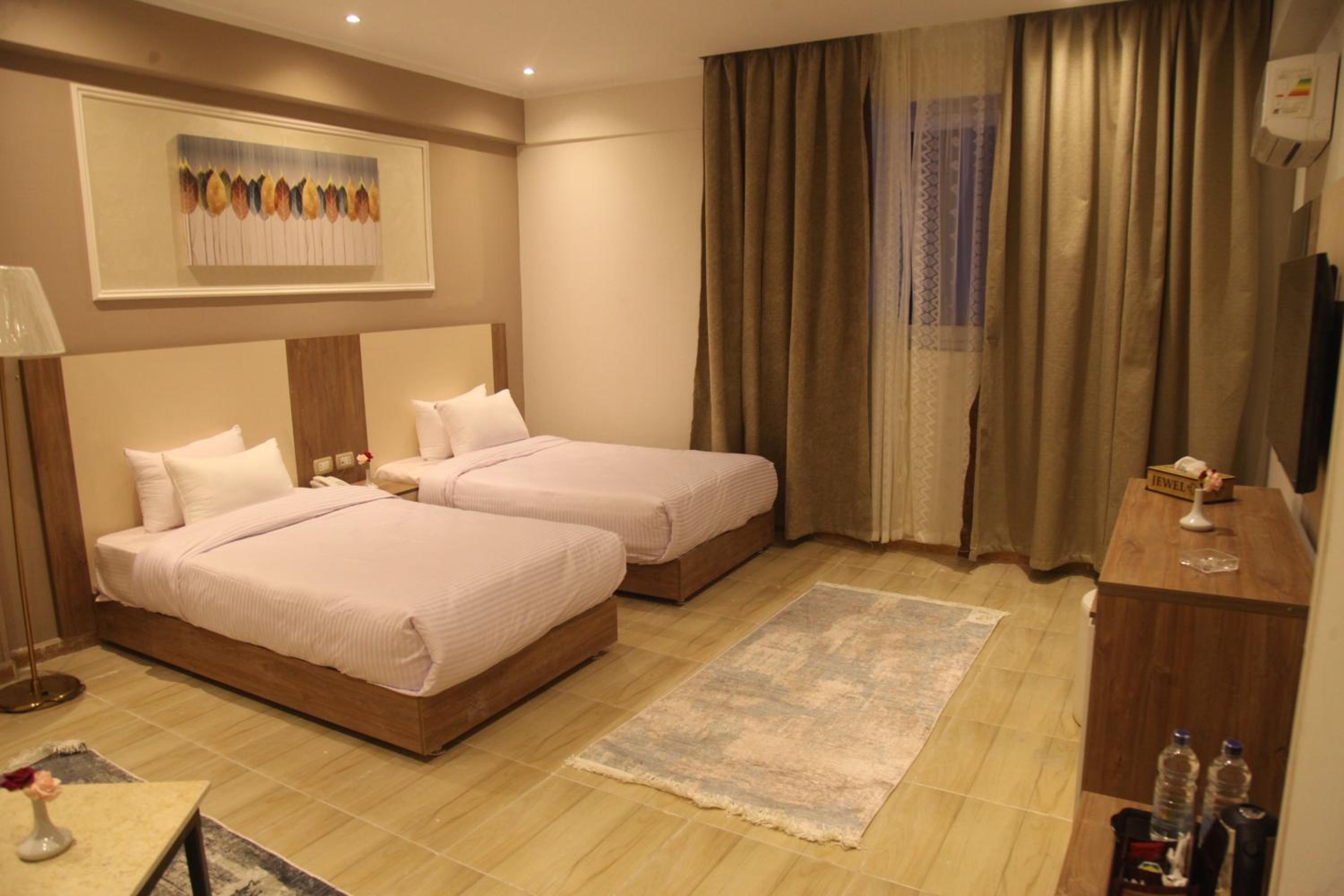 Double Room with Pool View - Photo 8