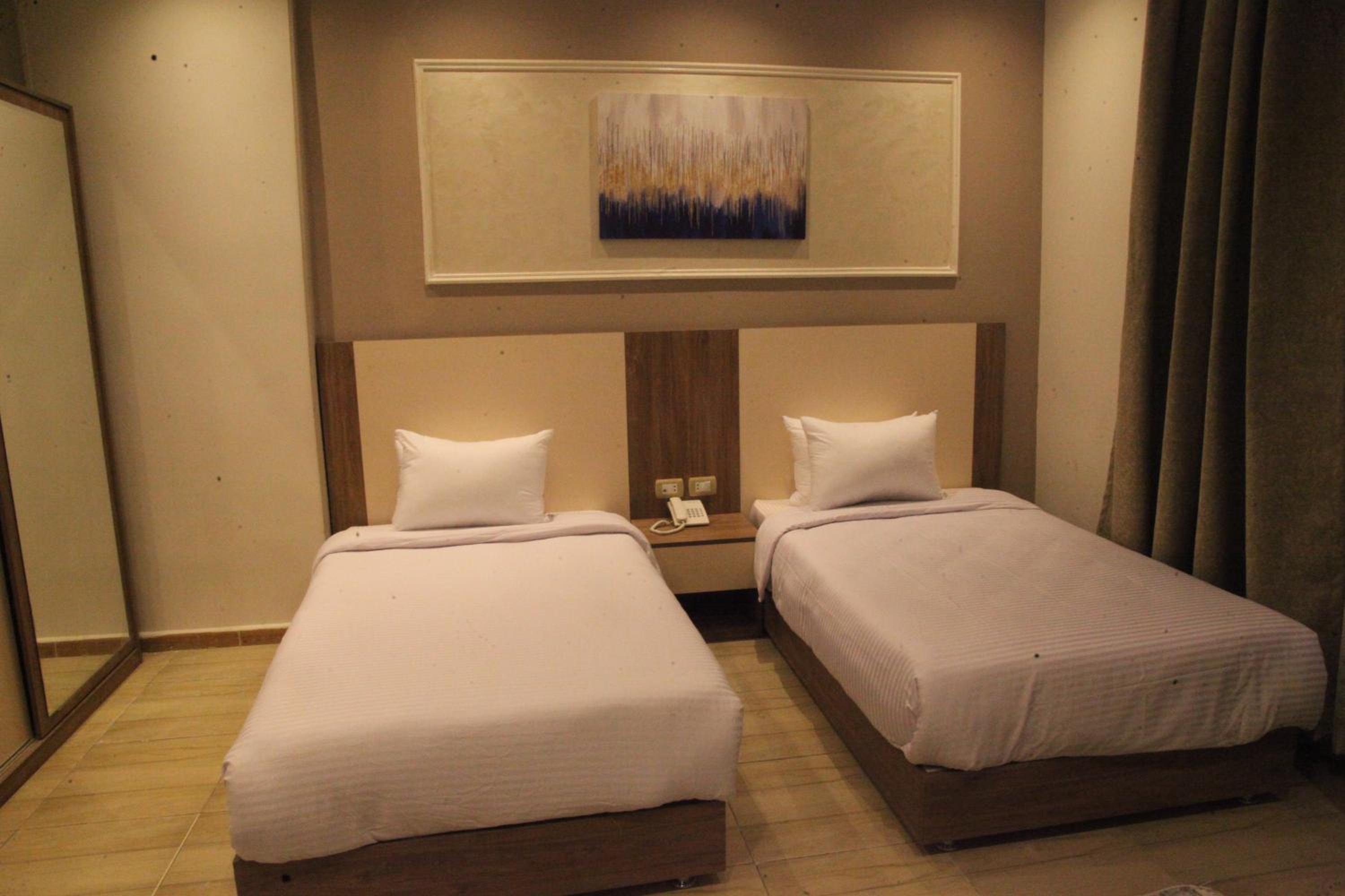 Double Room with Pool View - Photo 17