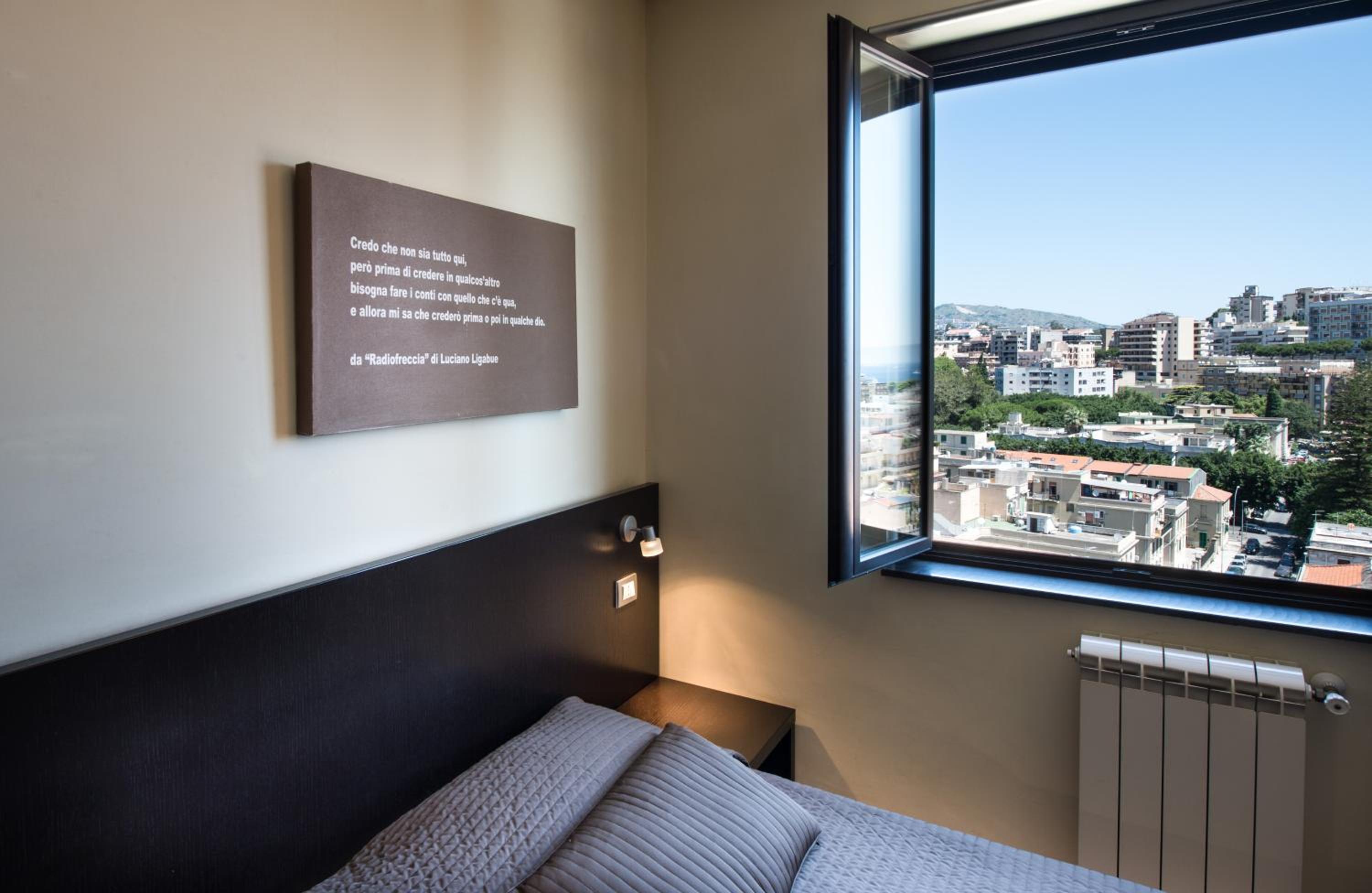 Deluxe Triple Room - Photo 5