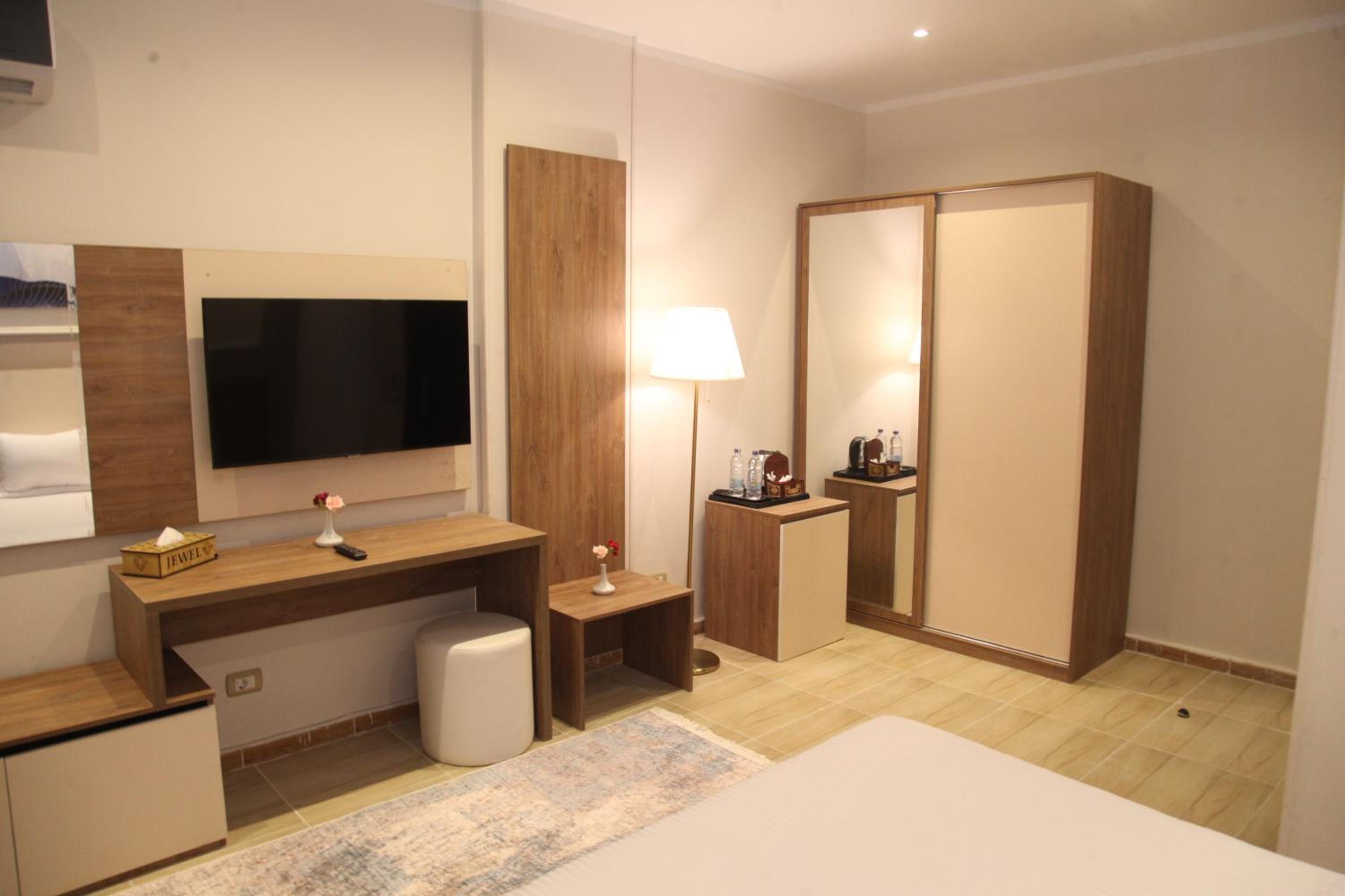 Family Room - Photo 17