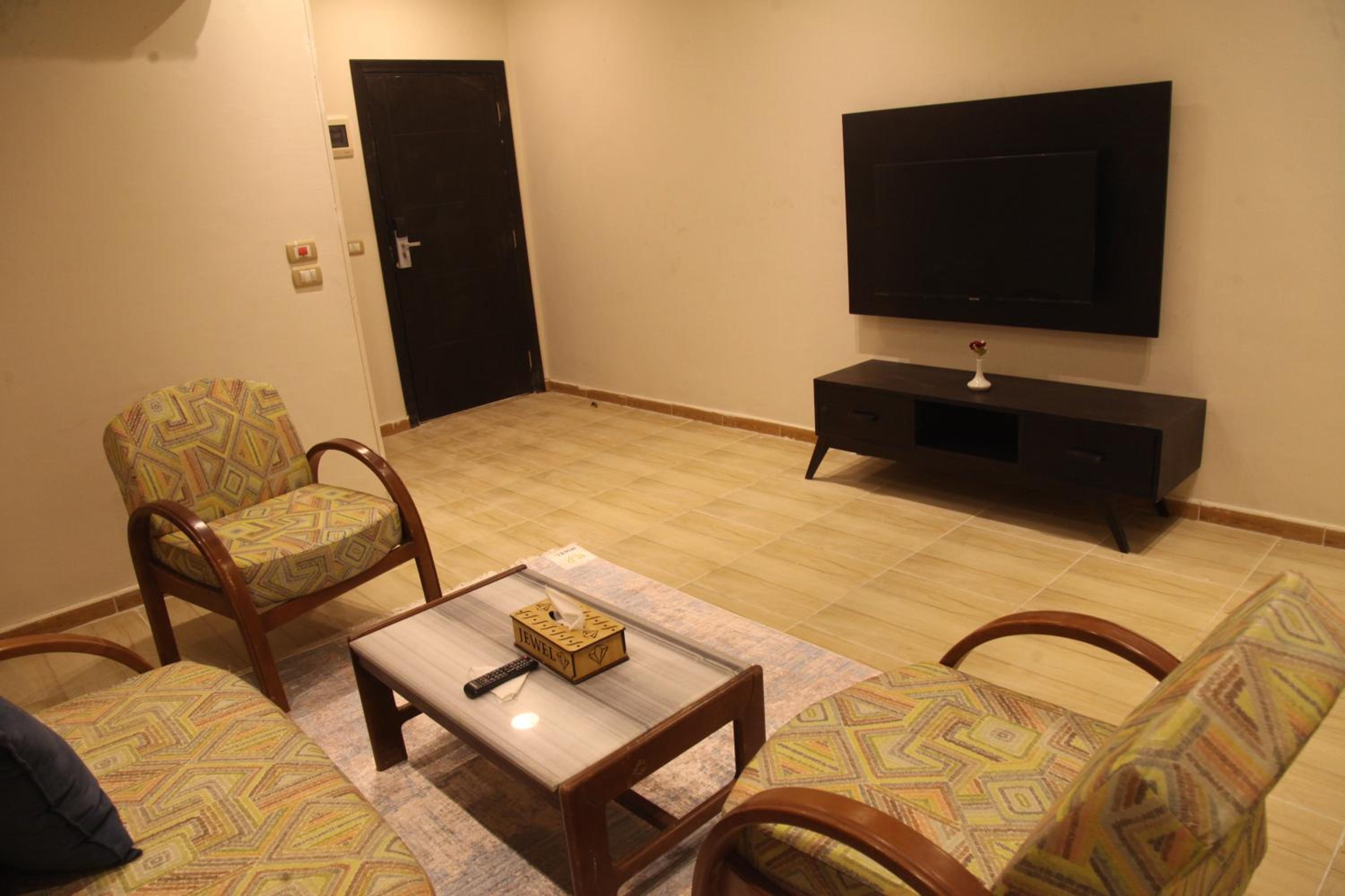 Family Suite (4 Adults) - Photo 9
