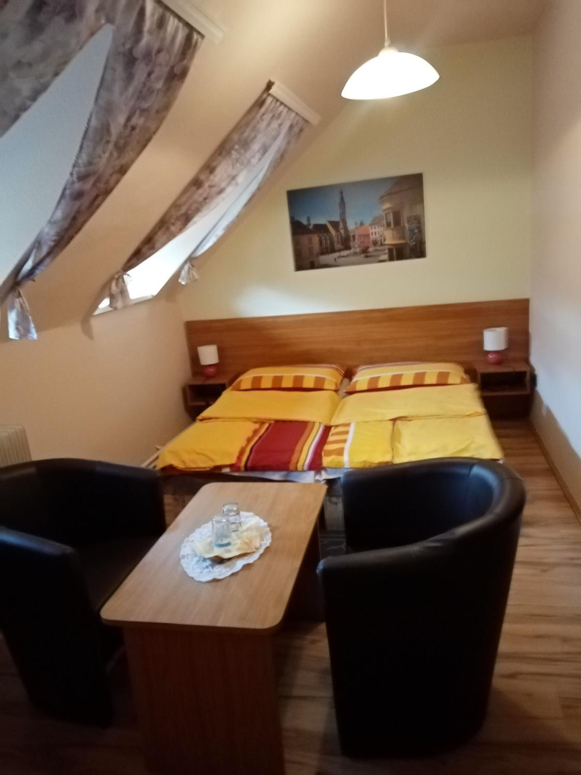 Double Room with Private Bathroom and Shared Kitchen photo 2