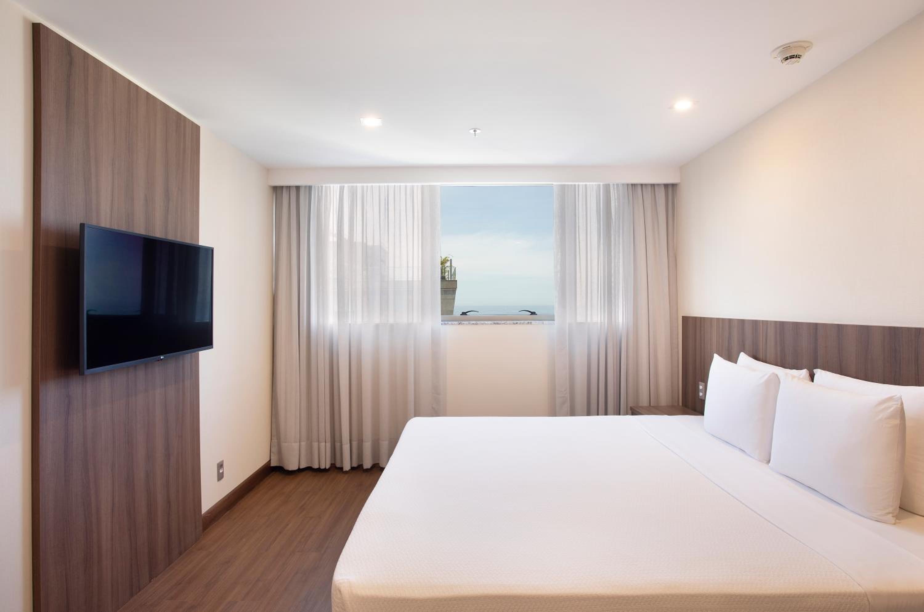 Superior Executive Double Room thumbnail 6