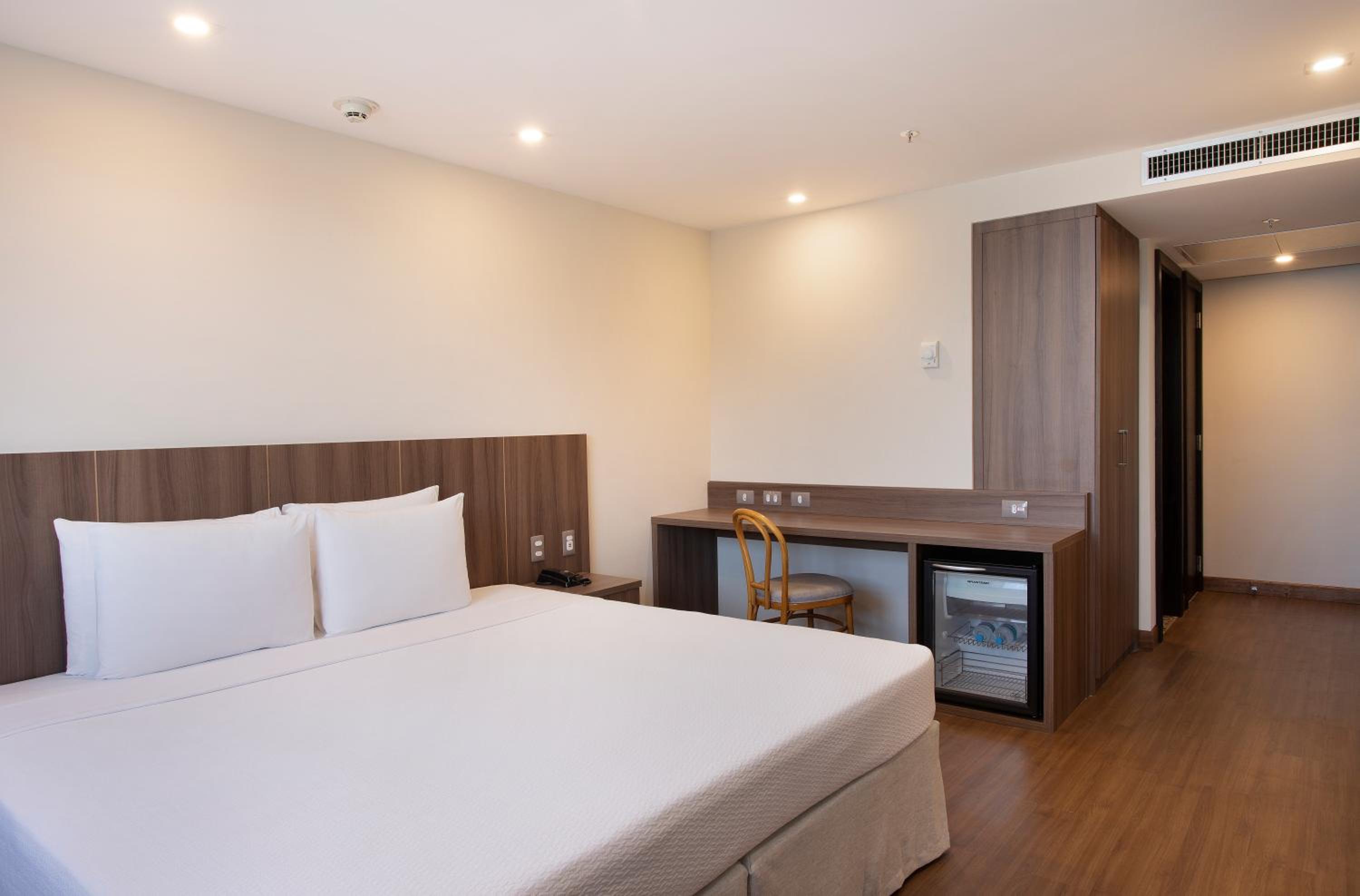 Superior Executive Double Room thumbnail 5