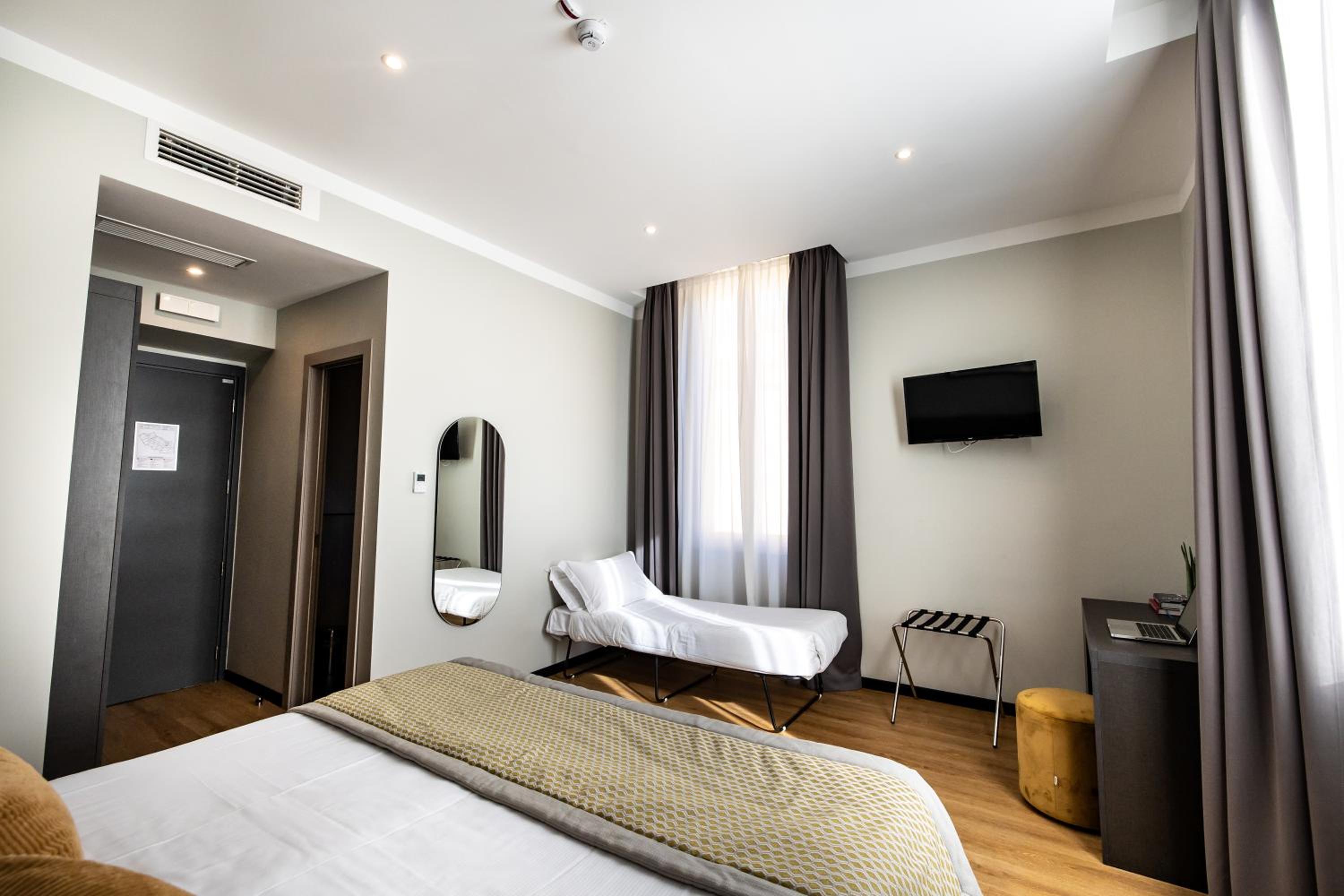 Superior Triple Room