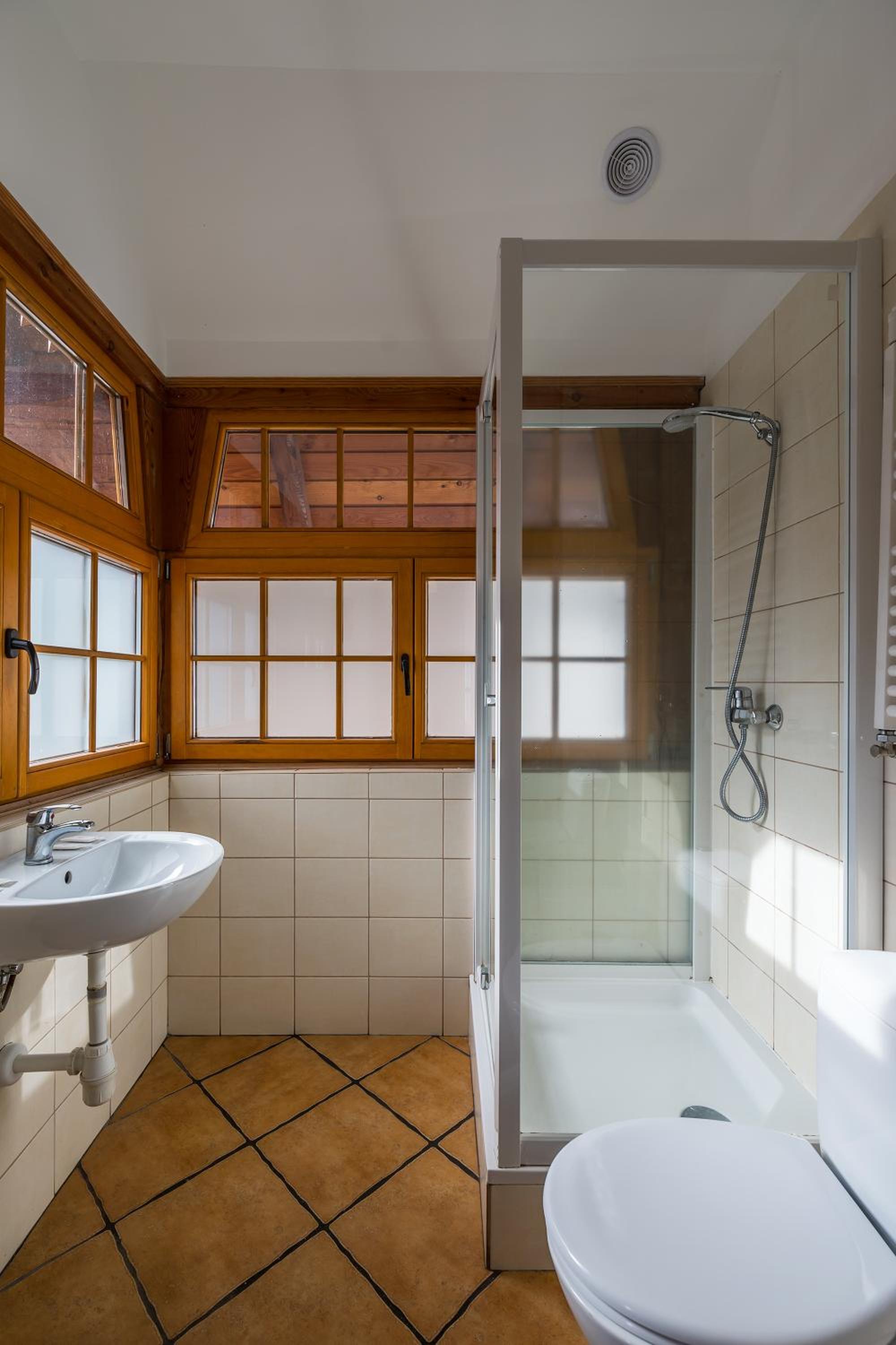 Triple Room with Balcony - Photo 13