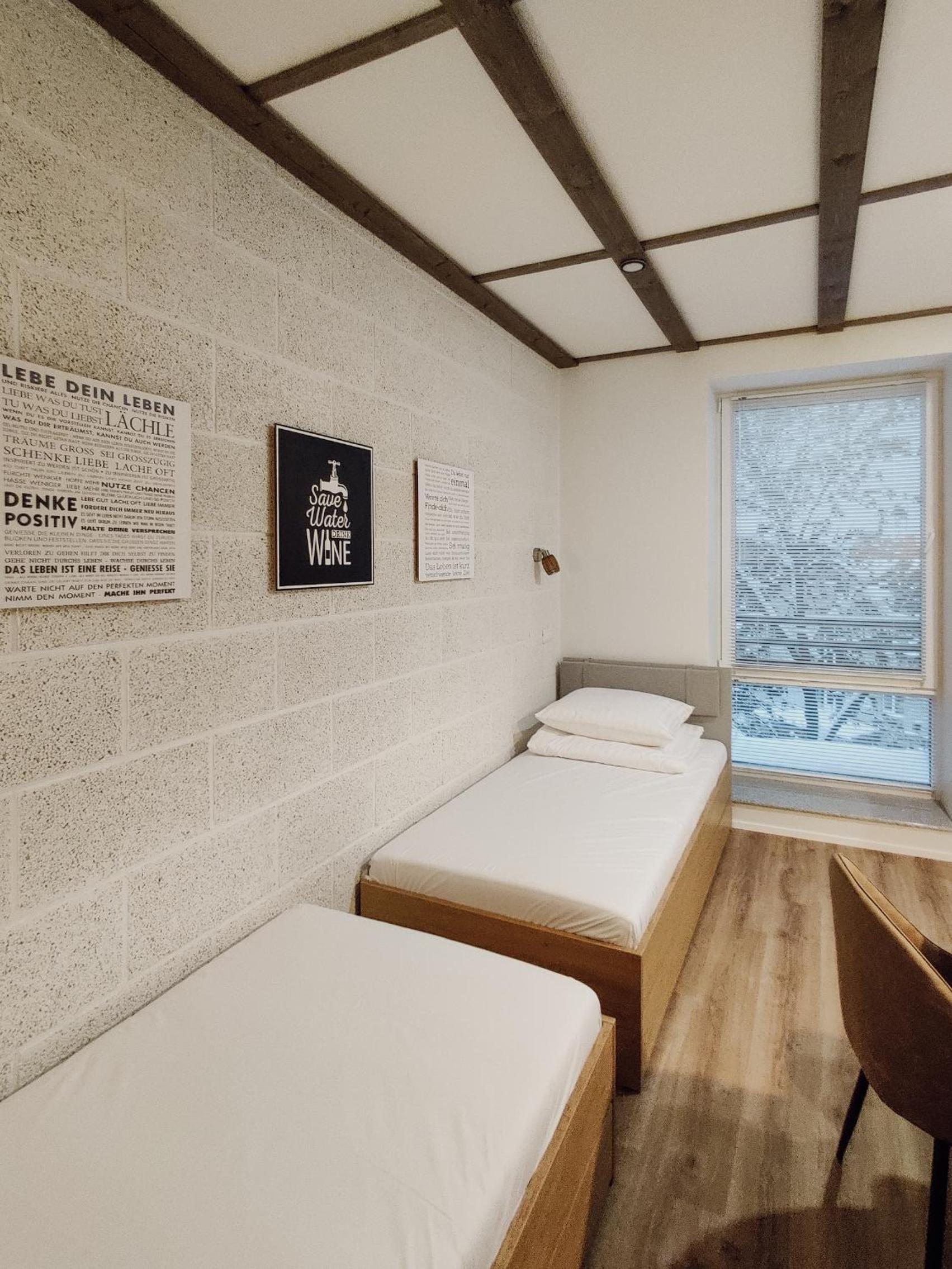 Twin Room with Extra Bed photo 1