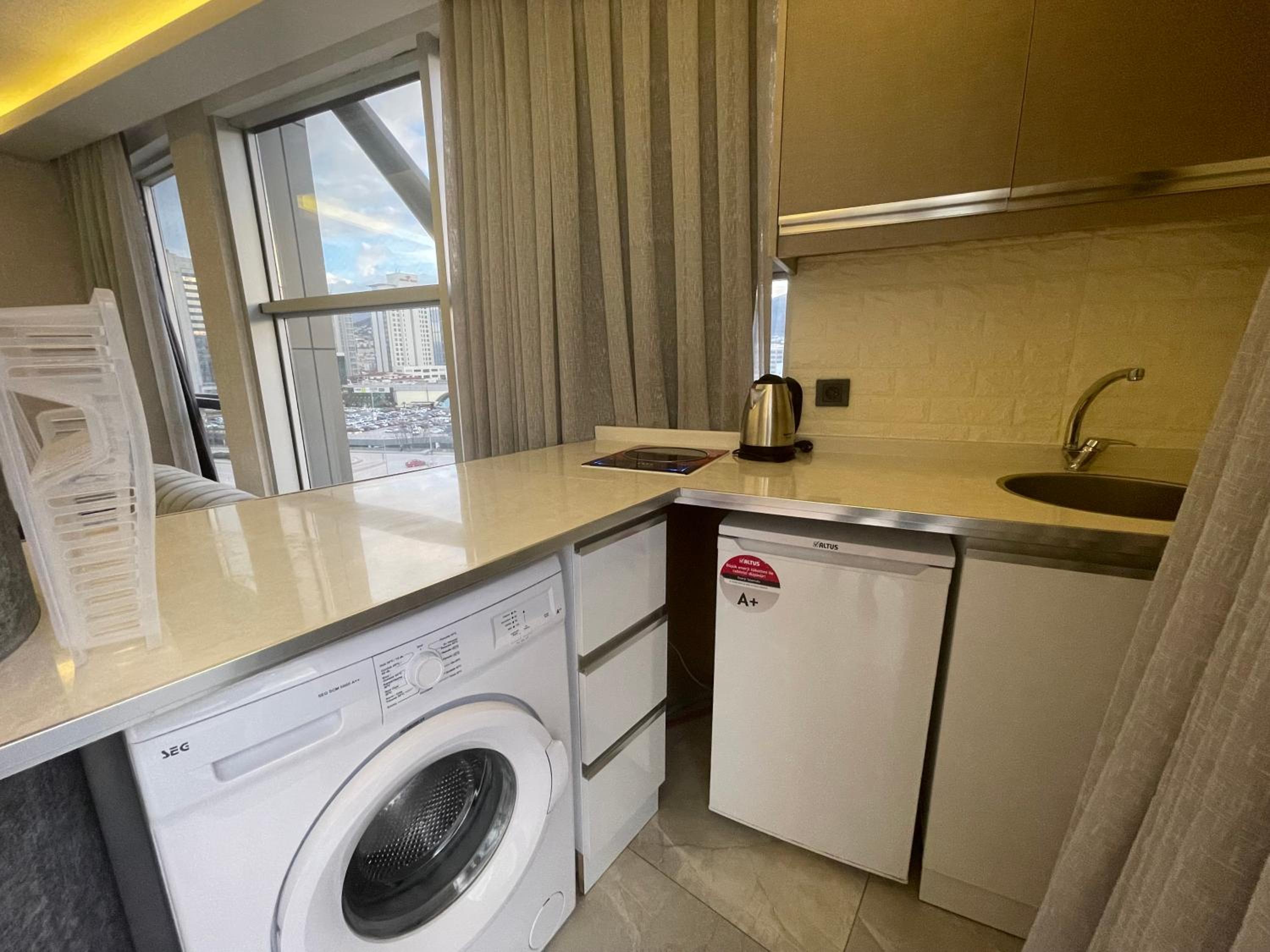 Three-Bedroom Apartment - Photo 20