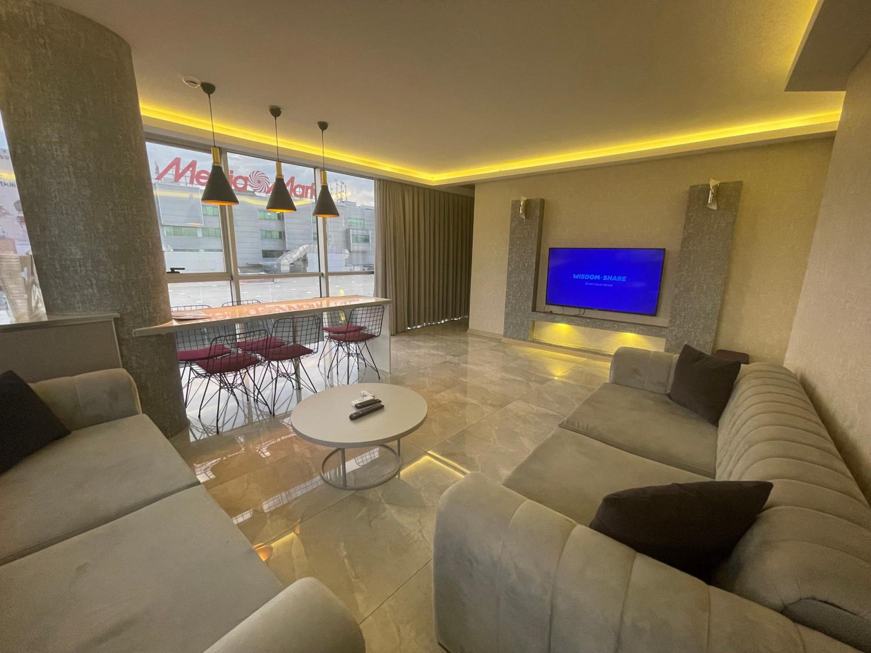 Three-Bedroom Apartment - Photo 13