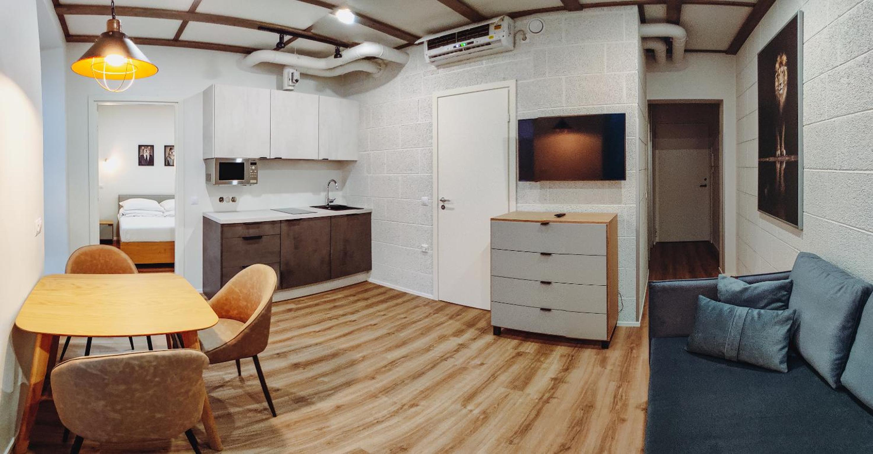 One-Bedroom Apartment photo 1
