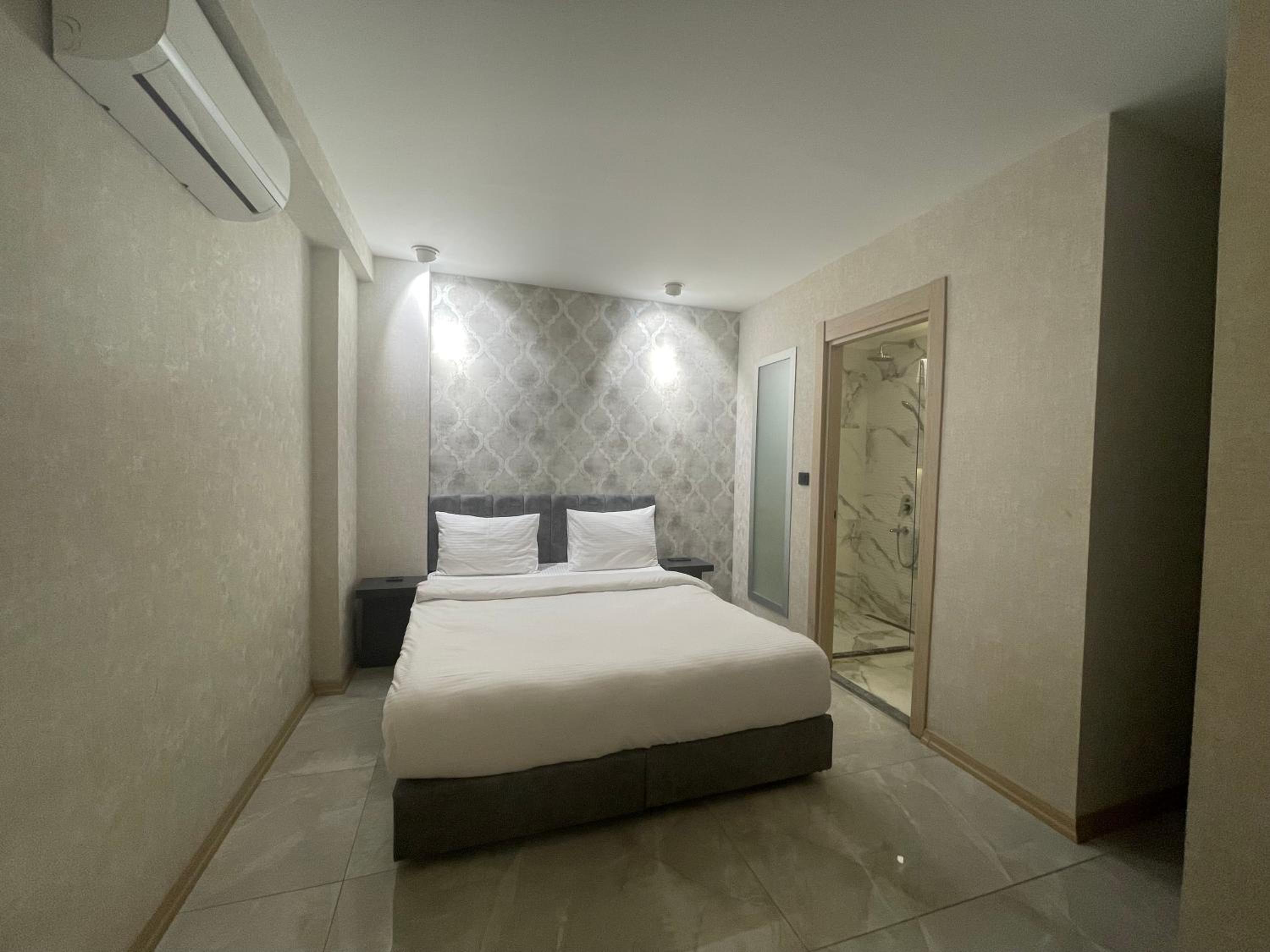 Two-Bedroom Apartment - Photo 3