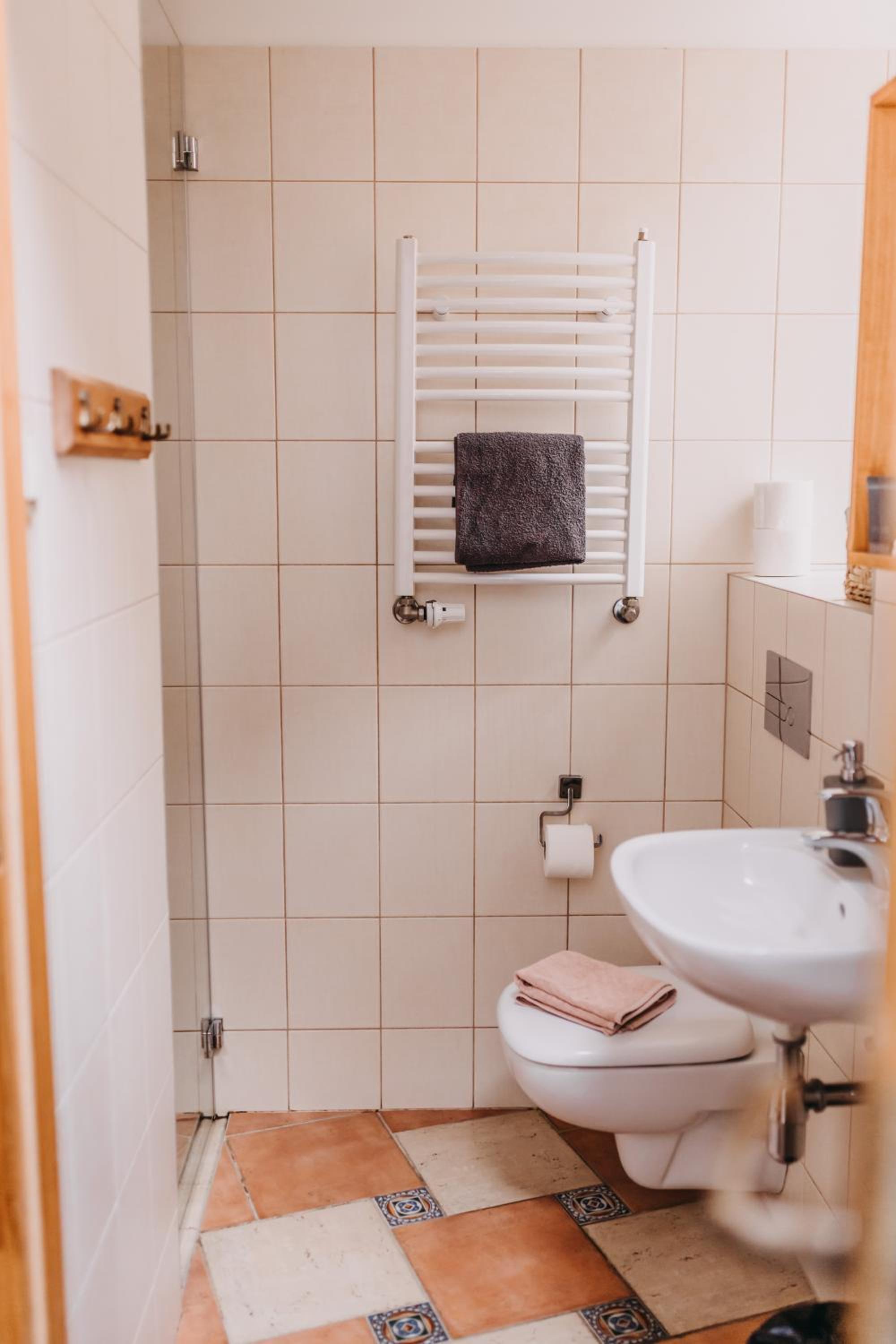 Triple Room with Bathroom - Photo 18