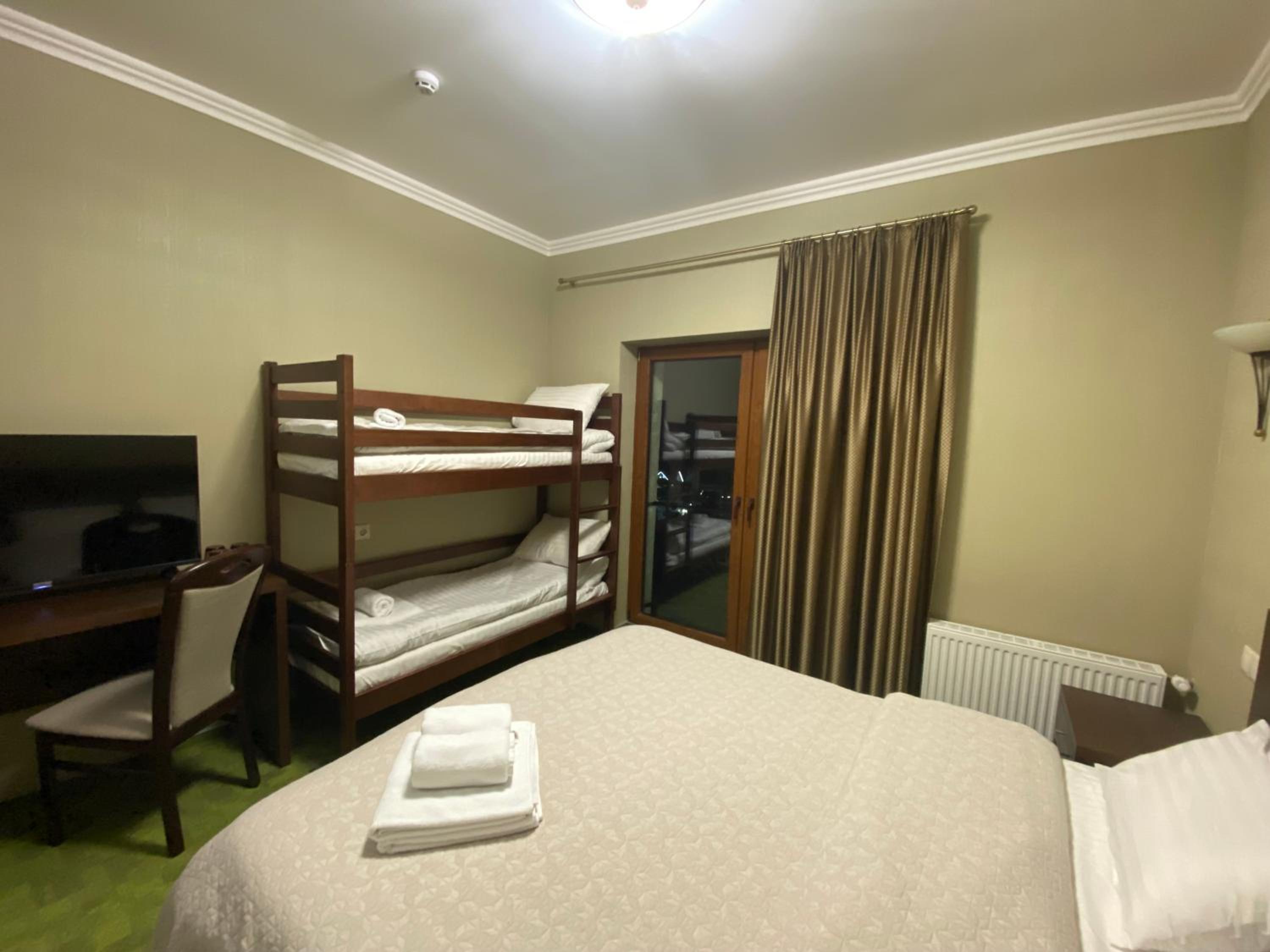 Standard Quadruple Room photo 3