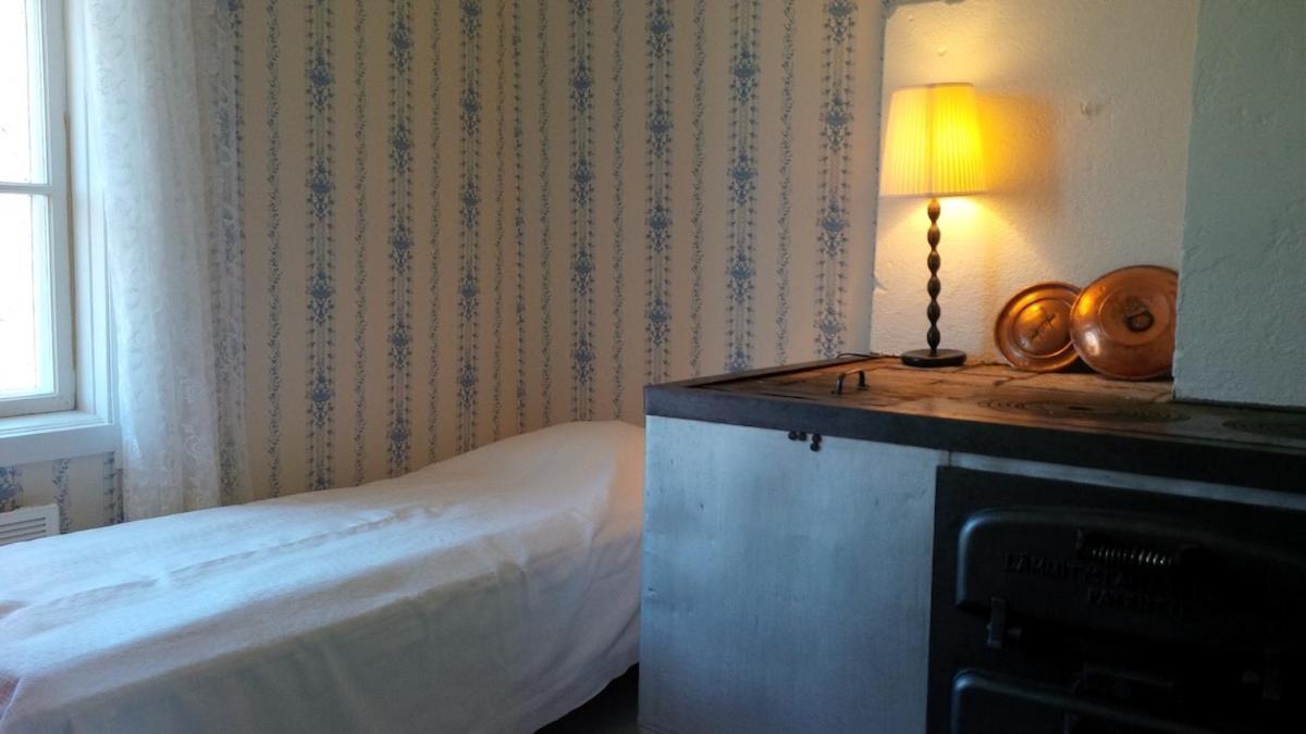 Double or Twin Room with Shared Bathroom photo 3