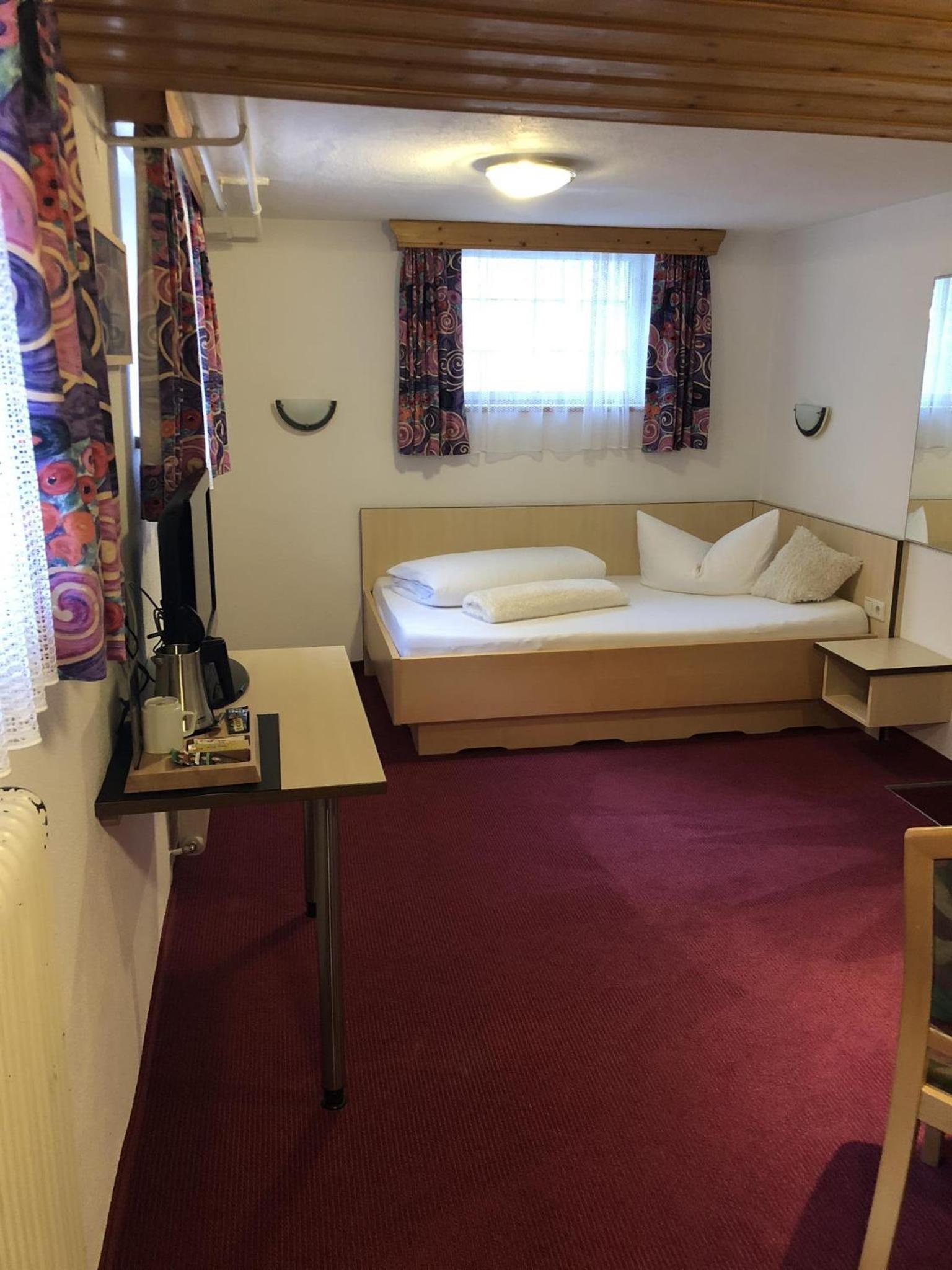 Economy Single Room