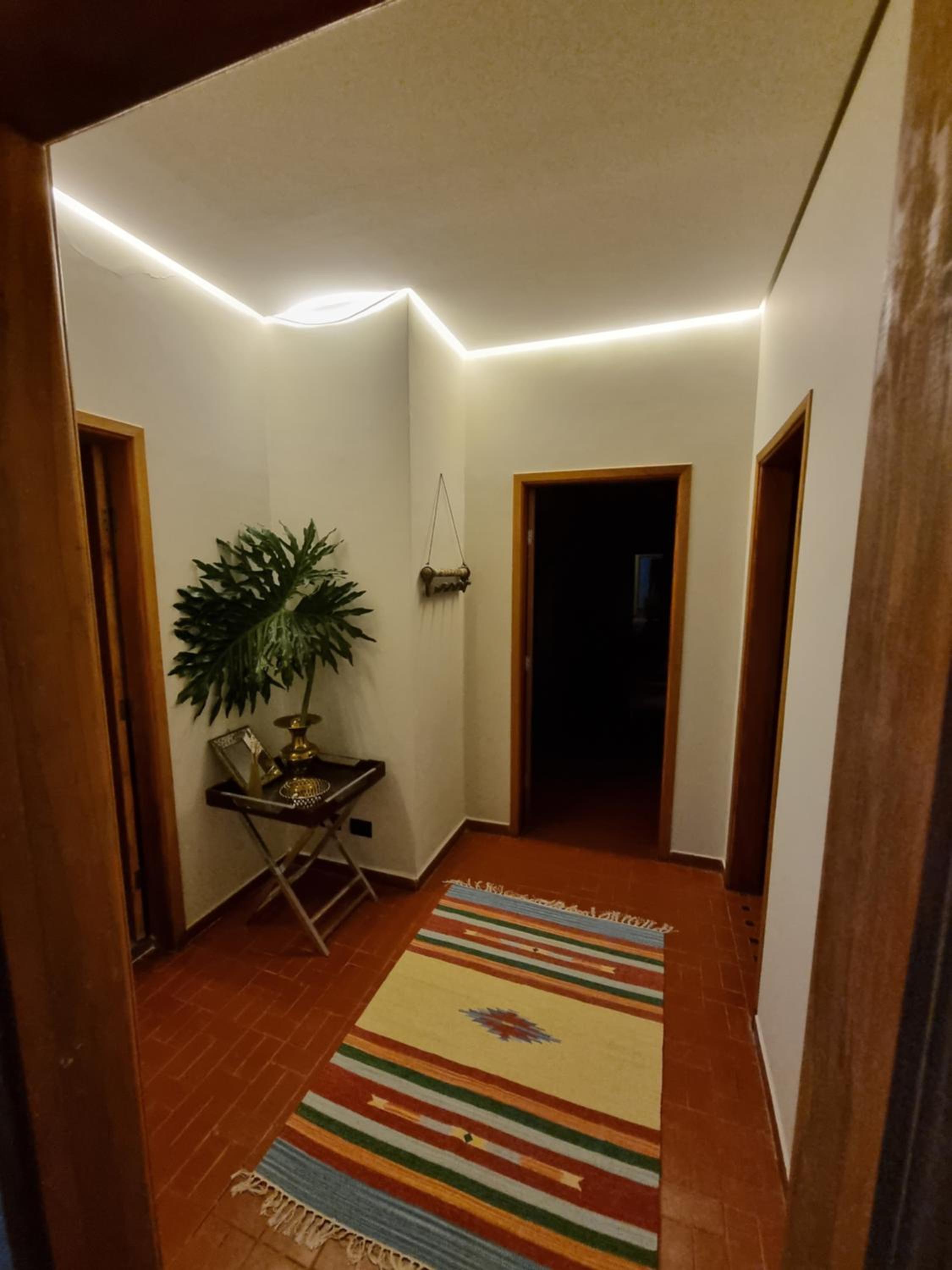 Eight-Bedroom House photo 1