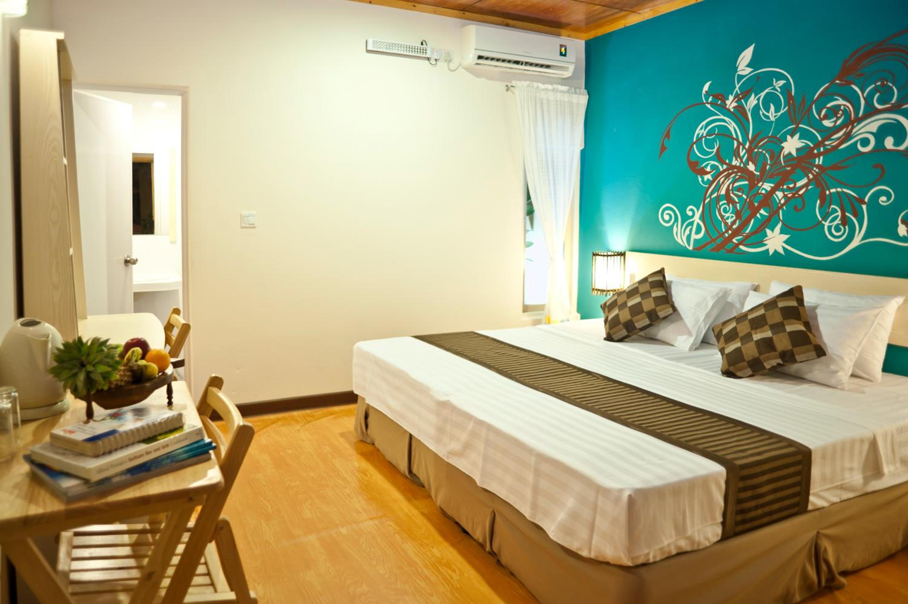 Standard Double Room with Garden View