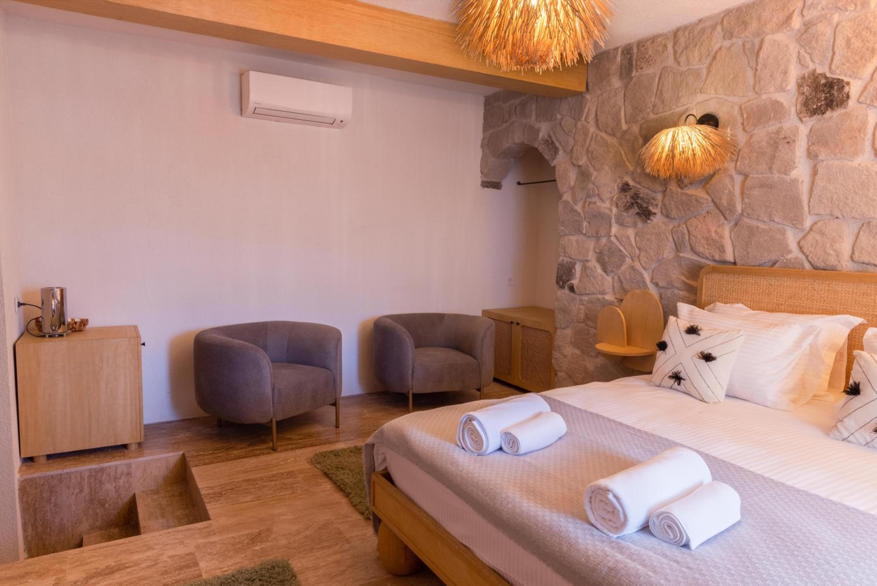 Standard Double Room - Photo 2